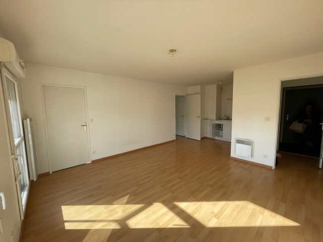 Immo80 – L'immobilier à Amiens et dans la Somme-AMIENS ST PIERRE : APPART F2 avec cave et parking dans résidence sécurisée avec ascenseur