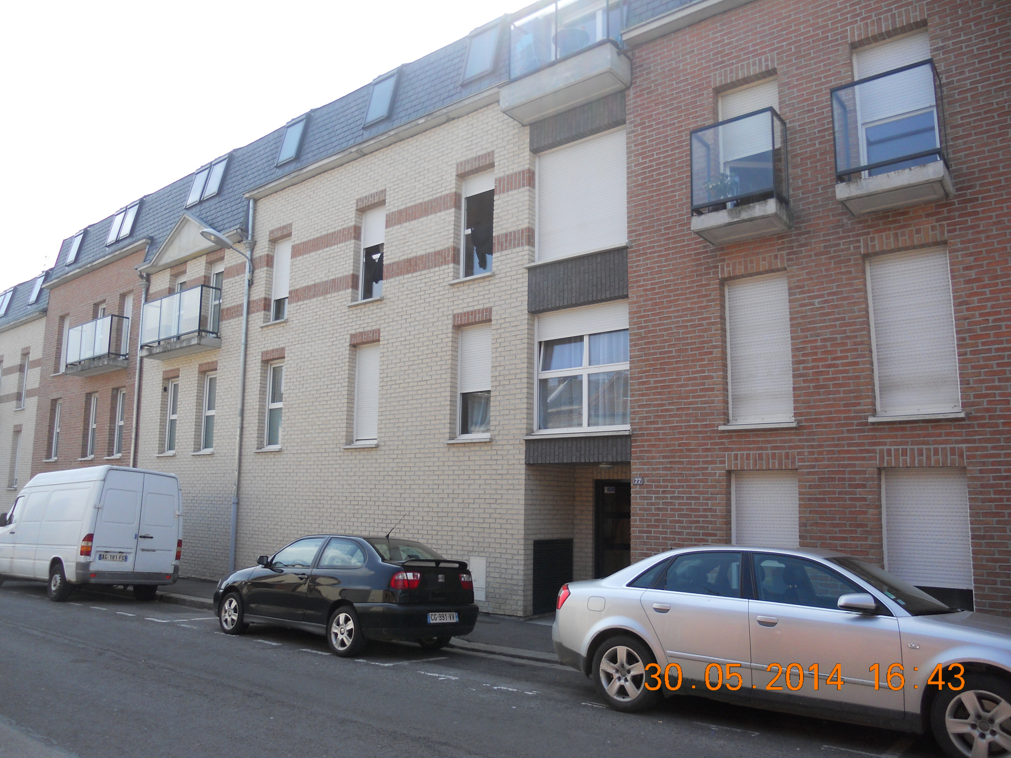 Immo80 – L'immobilier à Amiens et dans la Somme-AMIENS ST PIERRE  : APPART F2 avec cave et parking  dans résidence sécurisée avec ascenseur