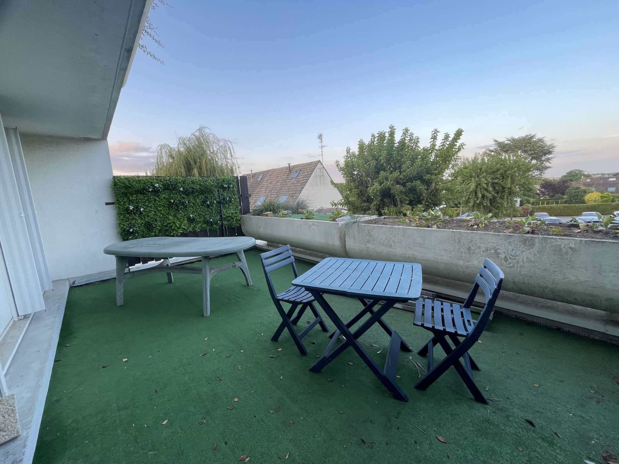 Immo80 – L'immobilier à Amiens et dans la Somme-AMIENS SUD – QUARTIER QUEBEC : TRES BEL APPARTEMENT T2 MEUBLE avec grande terrasse
