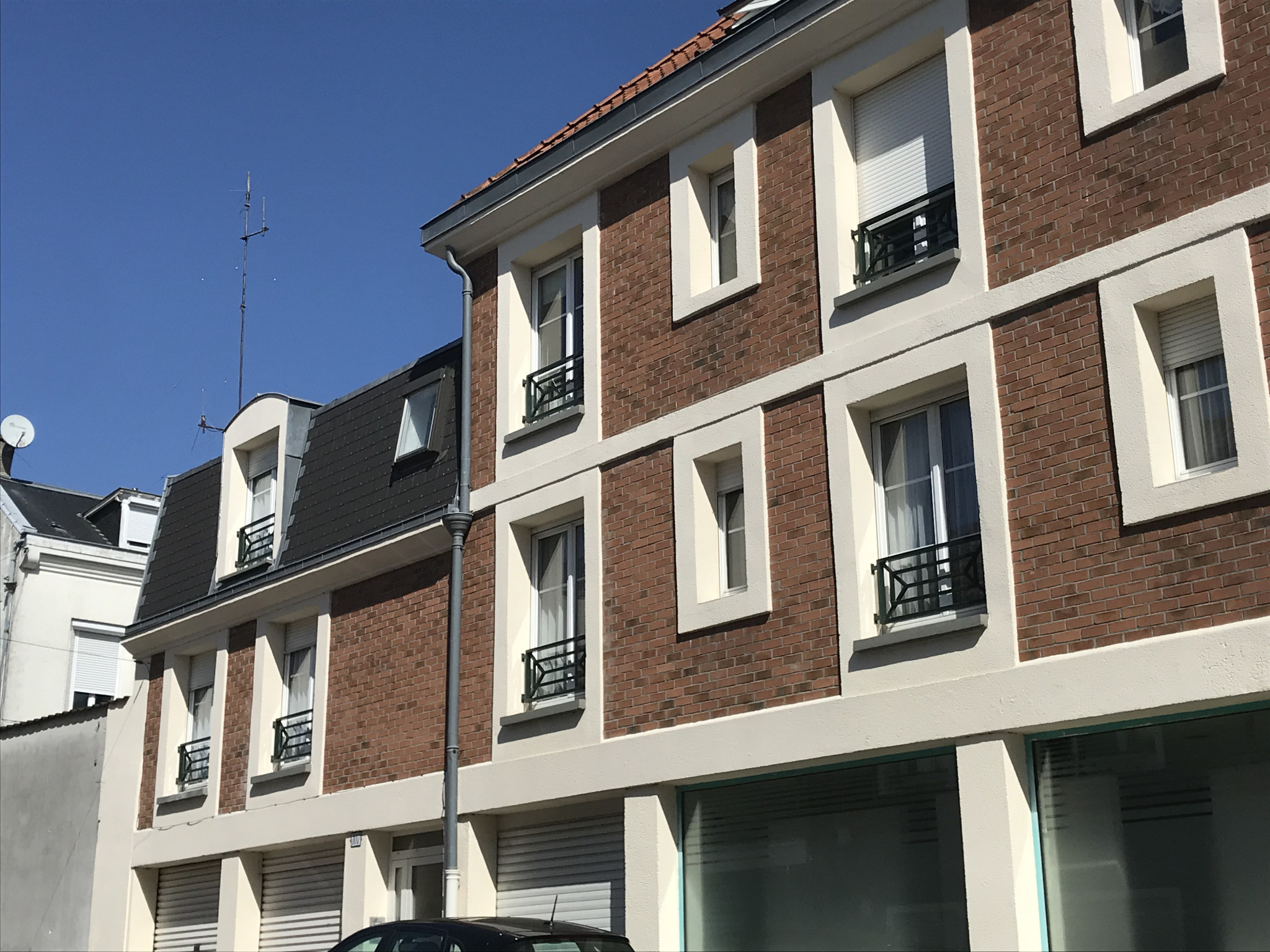 Immo80 – L'immobilier à Amiens et dans la Somme-AMIENS ST PIERRE : TRES BEL APPARTEMENT T3 avec cave et garage dans petite copropriété