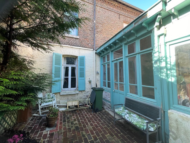 Immo80 – L'immobilier à Amiens et dans la Somme-AMIENS ST ACHEUL –  RUE JULES BARNI : MAISON de 100 m2 avec cour