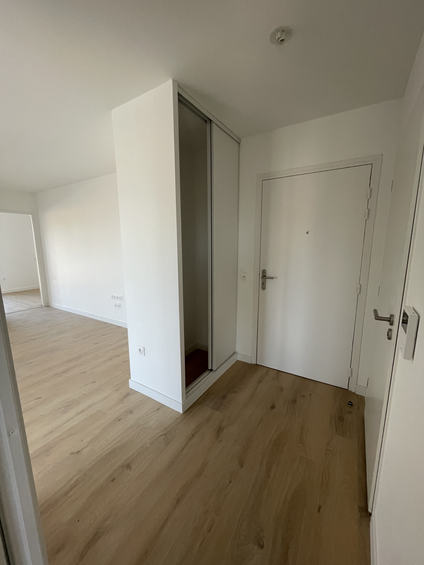 Immo80 – L'immobilier à Amiens et dans la Somme-RIVERY – RESIDENCE NEUVE ET SECURISEE L OR TILLON : BEL APPARTEMETN T3  avec balcon et parking en sous-sol