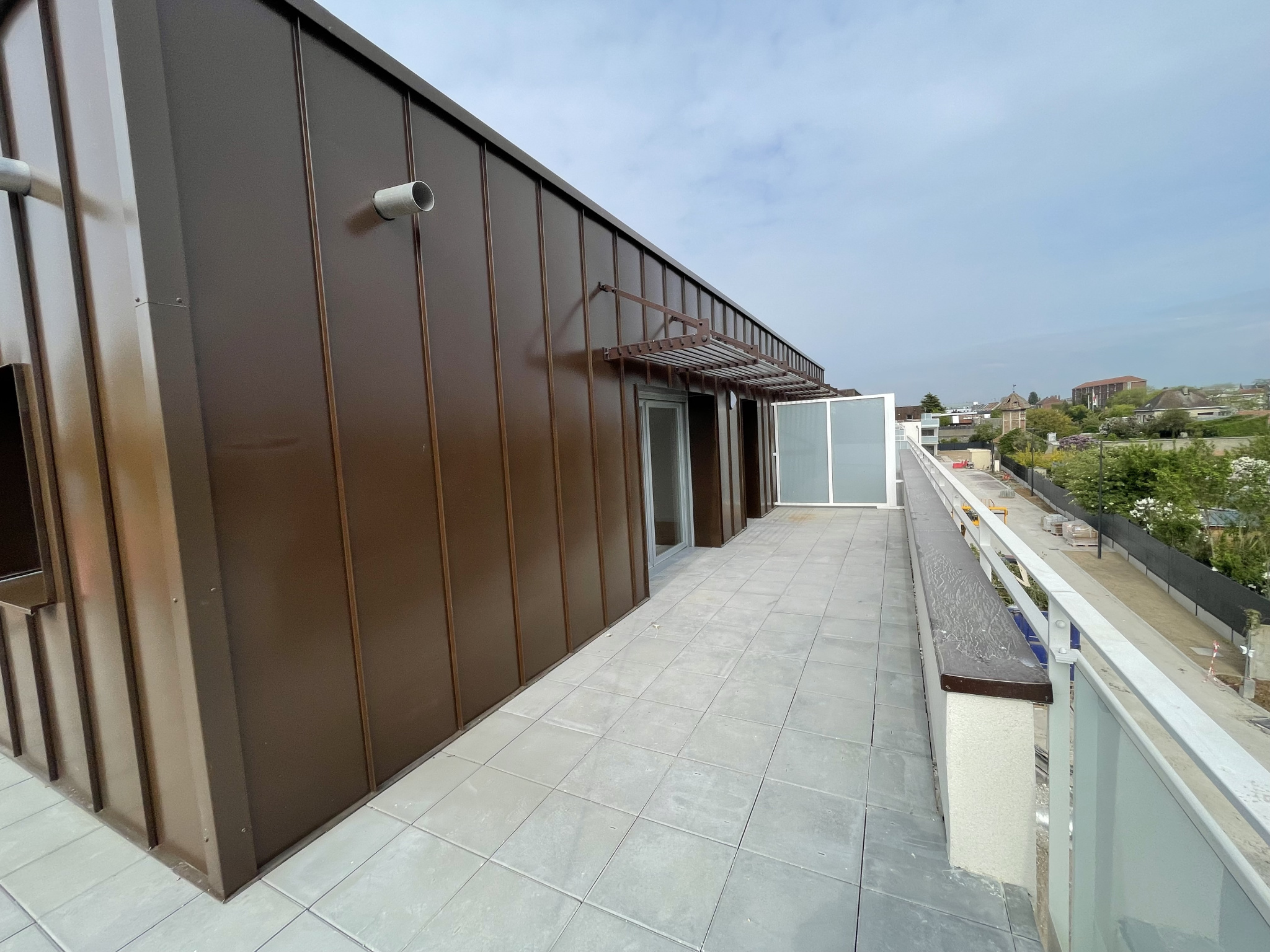 Immo80 – L'immobilier à Amiens et dans la Somme-AMIENS ST PIERRE : APPARTEMENT T3 NEUF AVEC TERRASSE ET PARKING