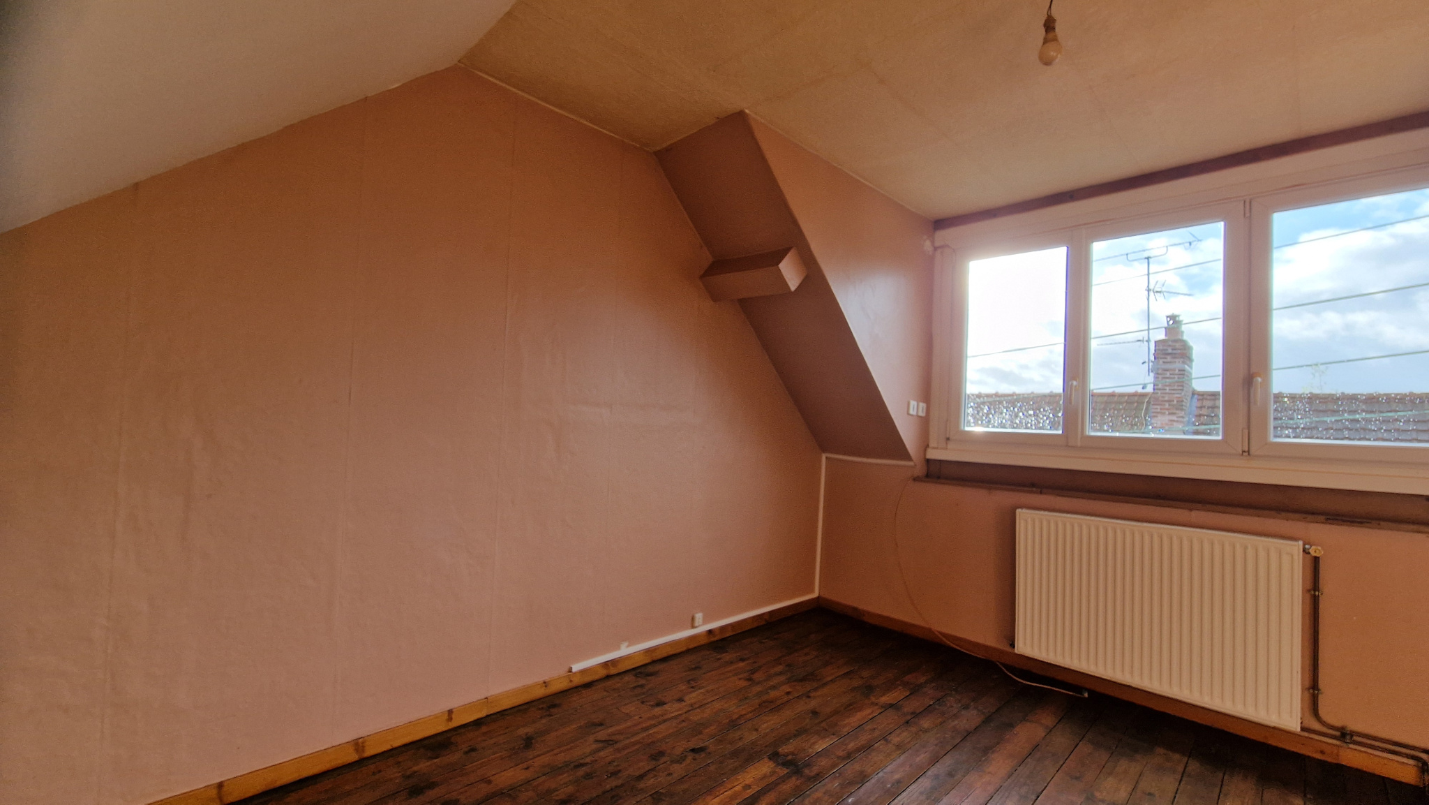 Immo80 – L'immobilier à Amiens et dans la Somme-AMIENS OUEST – secteur Route d’Abbeville  : AMIENOISE T3 avec cour