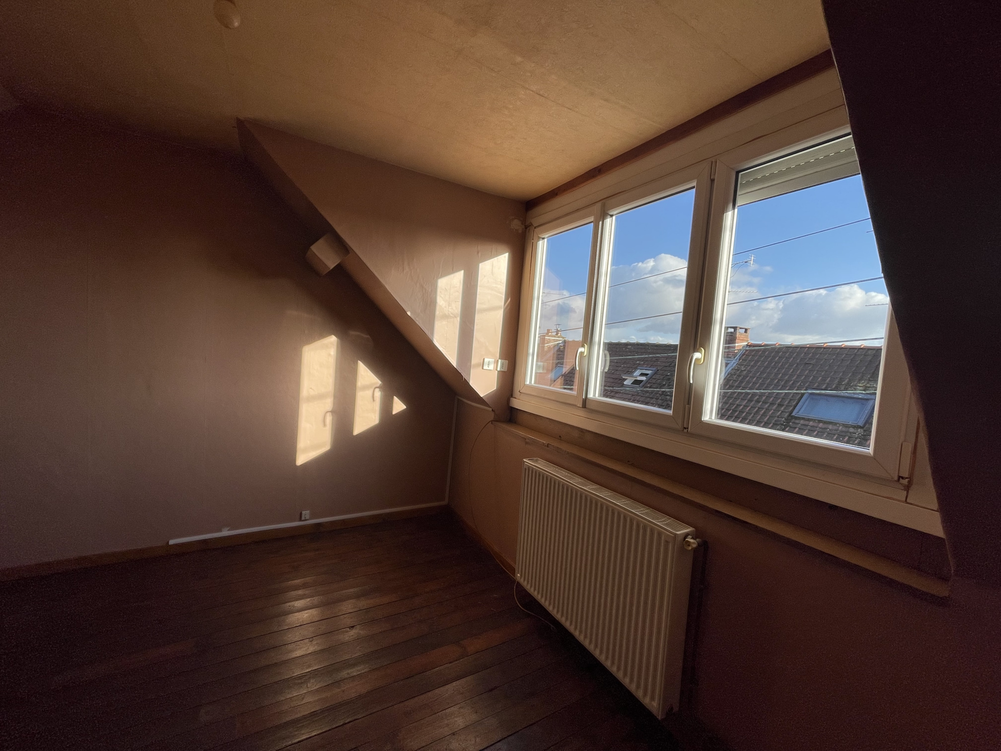 Immo80 – L'immobilier à Amiens et dans la Somme-AMIENS OUEST – secteur Route d&rsquo;Abbeville  : AMIENOISE T3 avec cour