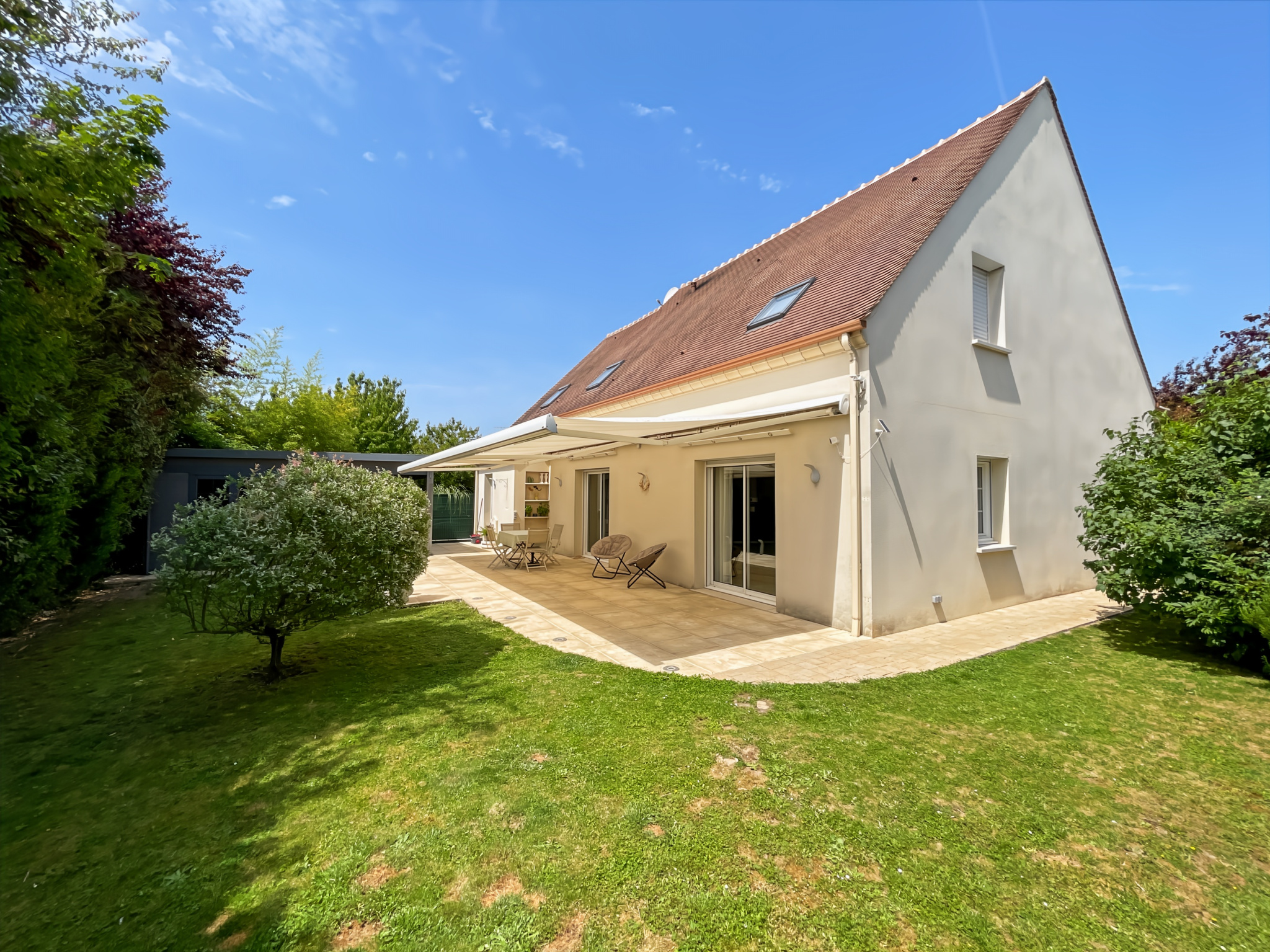 Immo80 – L'immobilier à Amiens et dans la Somme-BREUIL LE SEC : SUPERBE PAVILLON AVEC TERRASSE JARDIN ET GARAGE