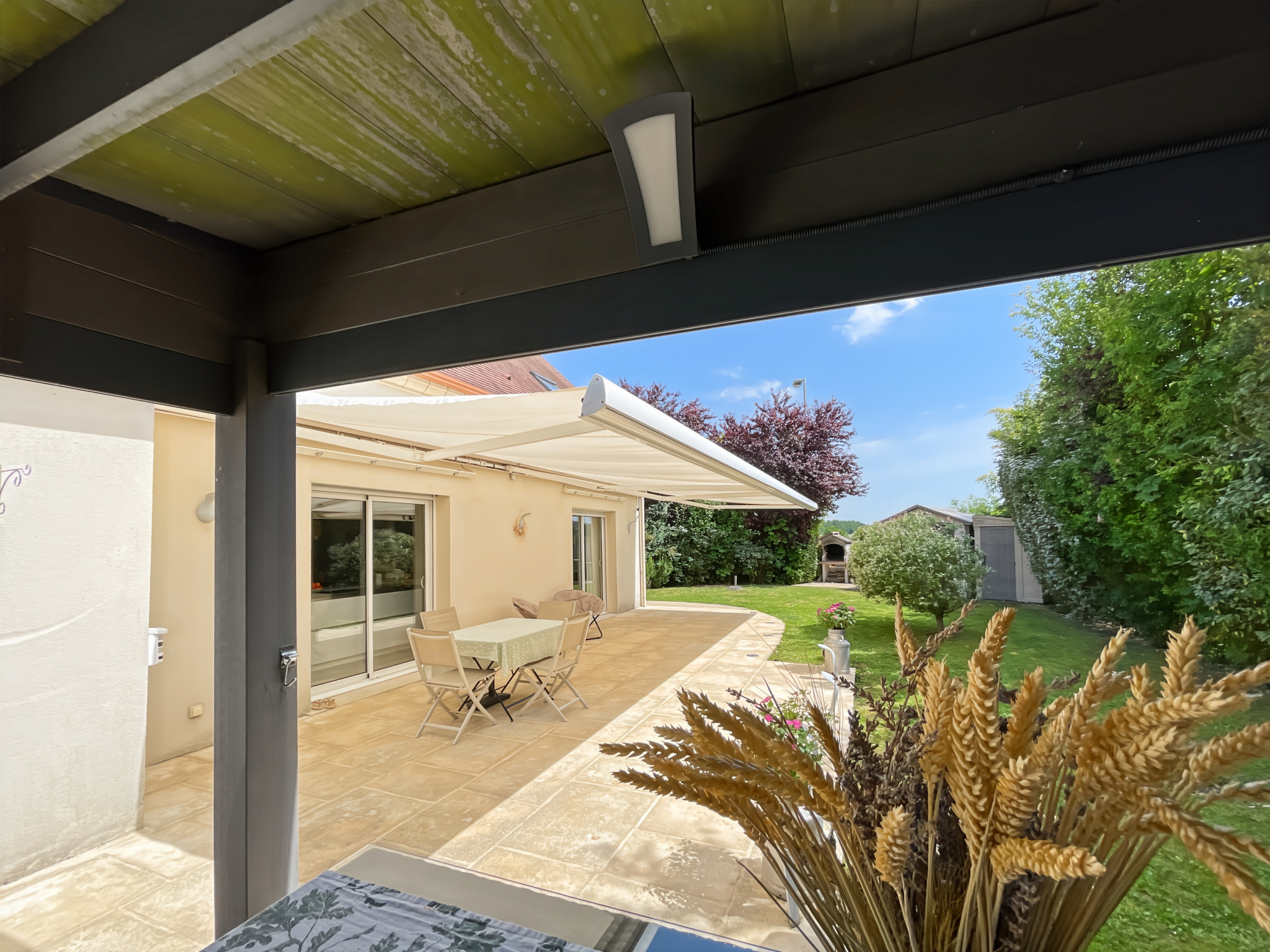 Immo80 – L'immobilier à Amiens et dans la Somme-BREUIL LE SEC : SUPERBE PAVILLON AVEC TERRASSE JARDIN ET GARAGE