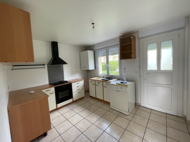 Immo80 – L'immobilier à Amiens et dans la Somme-AMIENS SUD – rue Victor Magnier : APPARTEMENT T2 au rez-de-chaussée d&rsquo;un pavillon individuel avec place de par