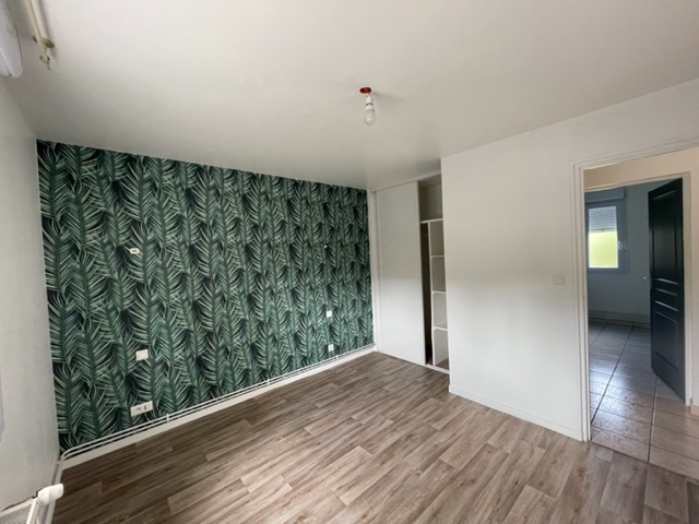 Immo80 – L'immobilier à Amiens et dans la Somme-AMIENS SUD – rue Victor Magnier : APPARTEMENT T2 au rez-de-chaussée d&rsquo;un pavillon individuel avec place de par