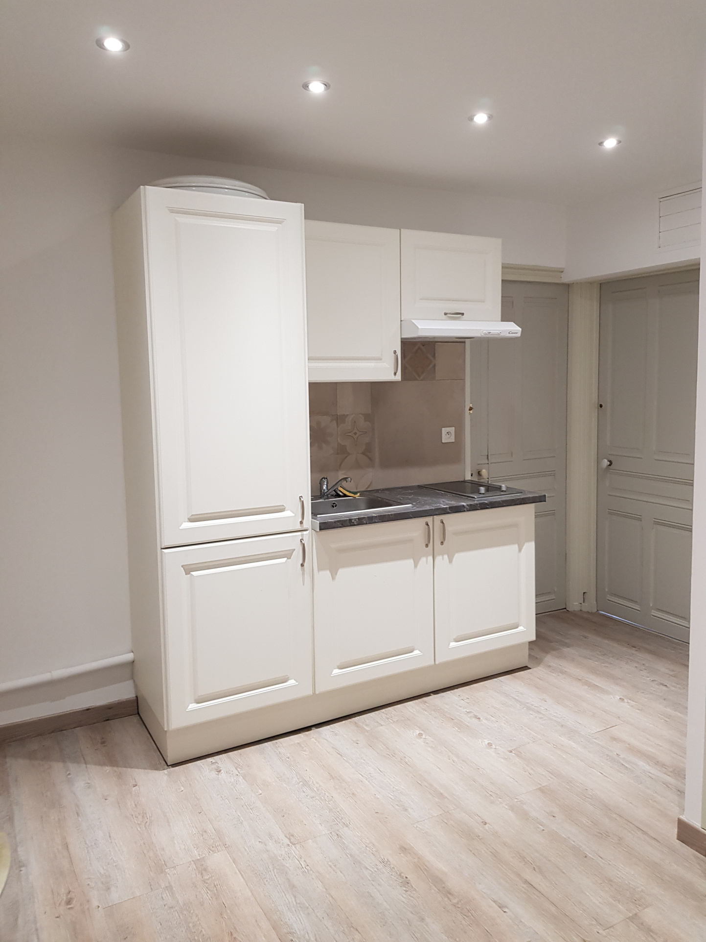 Immo80 – L'immobilier à Amiens et dans la Somme-AMIENS SUD – 528, Avenue du 14 juillet 1789 : BEAU STUDIO de 19 m2