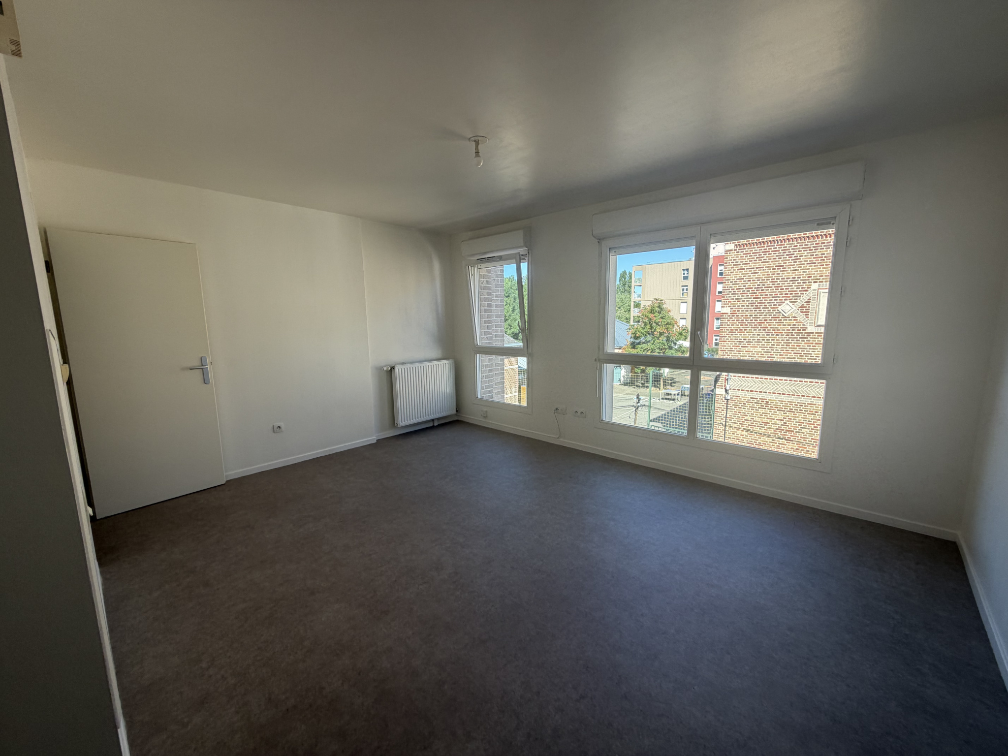 Immo80 – L'immobilier à Amiens et dans la Somme-AMIENS SECTEUR QUAI DE LA SOMME : TRES BEL APPARTEMENT T2 de 43.22 m2 avec parking en sous-sol