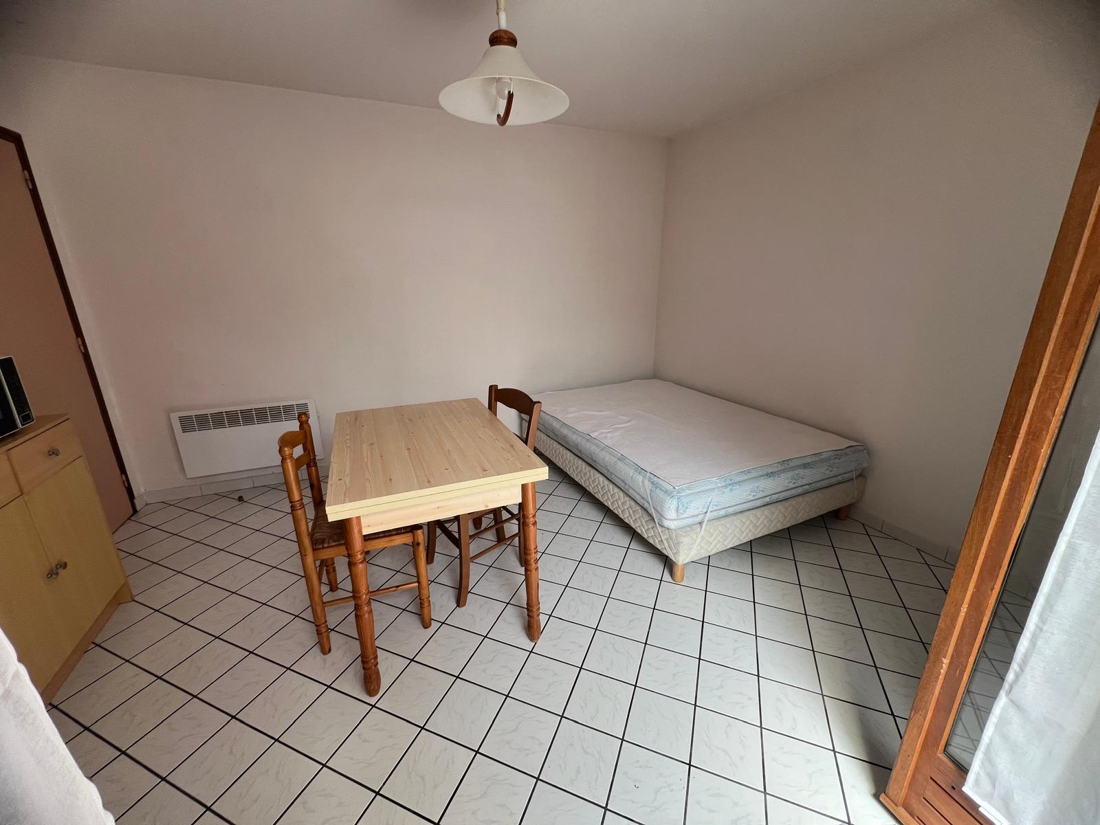 Immo80 – L'immobilier à Amiens et dans la Somme-STUDIO MEUBLE – PROCHE DE L&rsquo;HOPITAL SUD – PONT DE METZ