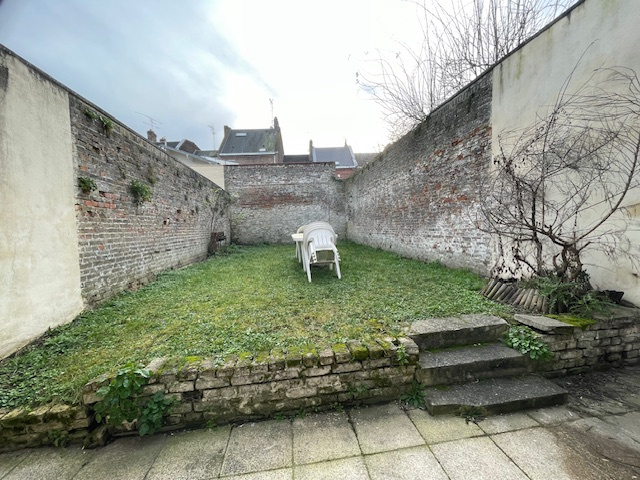 Immo80 – L'immobilier à Amiens et dans la Somme-AMIENS LA HOTOIE – rue de l&rsquo;Abbaye : BEL IMMEUBLE DIVISE en 5 logements loués