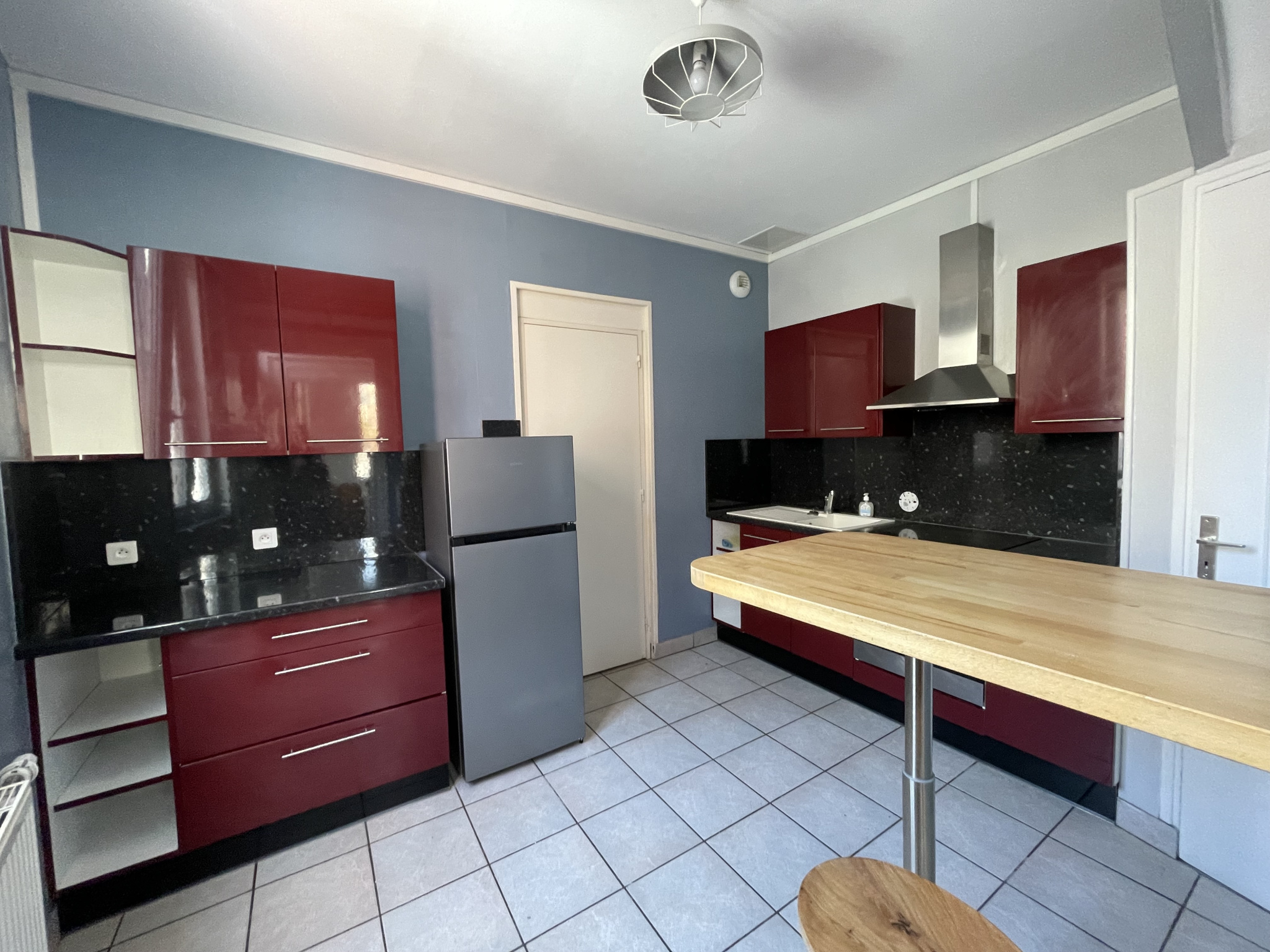 Immo80 – L'immobilier à Amiens et dans la Somme-IDEAL COLOCATION  –  AMIENS PROCHE DE LA GARE  : JOLIE MAISON AMIENOISE T3 MEUBLEE