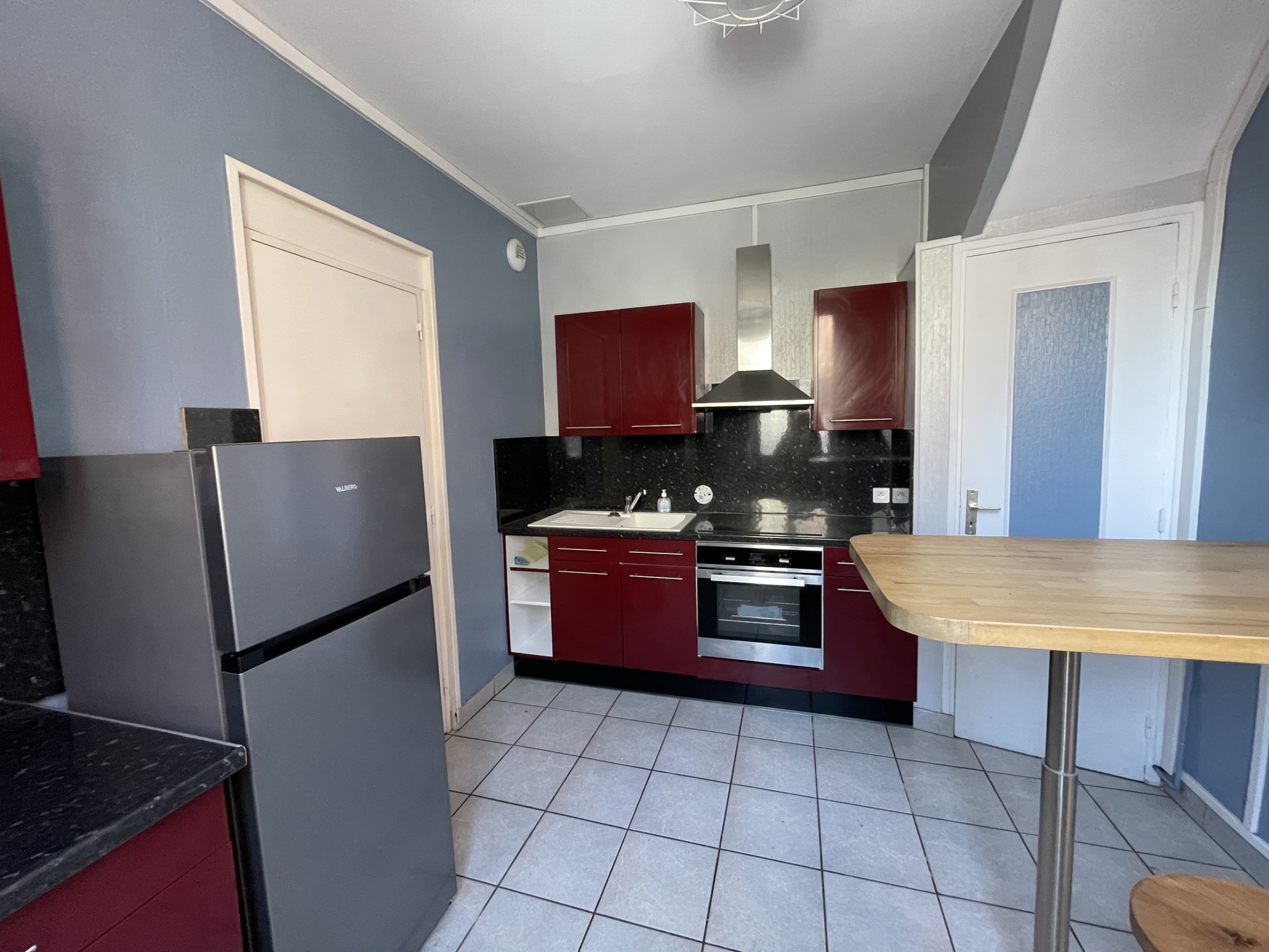 Immo80 – L'immobilier à Amiens et dans la Somme-IDEAL COLOCATION  –  AMIENS PROCHE DE LA GARE  : JOLIE MAISON AMIENOISE T3 MEUBLEE