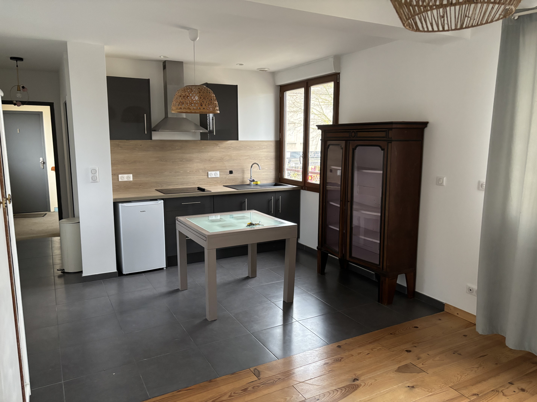 Immo80 – L'immobilier à Amiens et dans la Somme-AMIENS PROXIMITE DE LA GARE ET DU CENTRE VILLE : BEL APPARTEMENT de 28m2 au1er étage d&rsquo;une petite copropriété