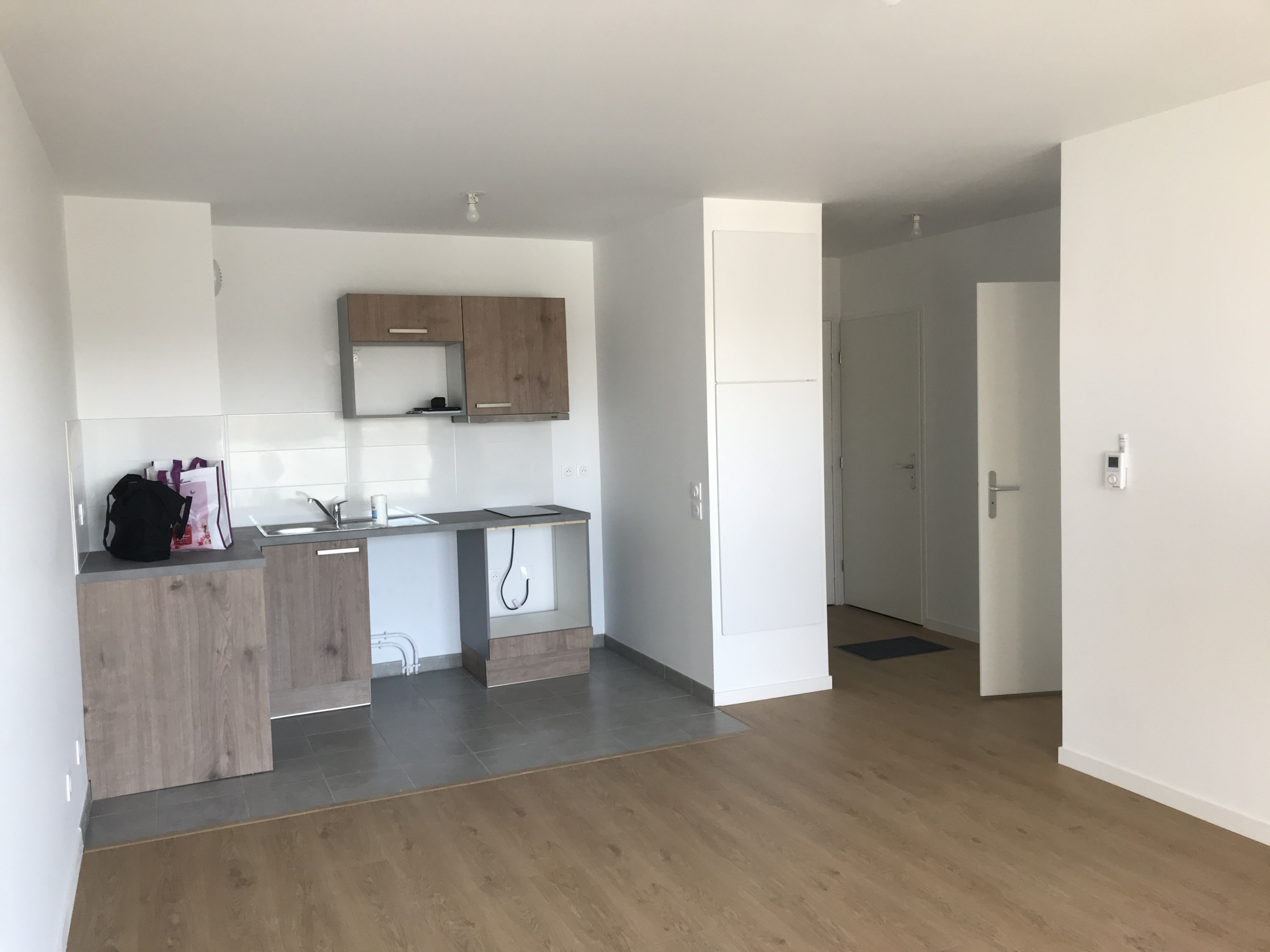 Immo80 – L'immobilier à Amiens et dans la Somme-AMIENS SUD  – prox CHU et CAMPUS : SUPERBE APPART T2 avec loggia et parking