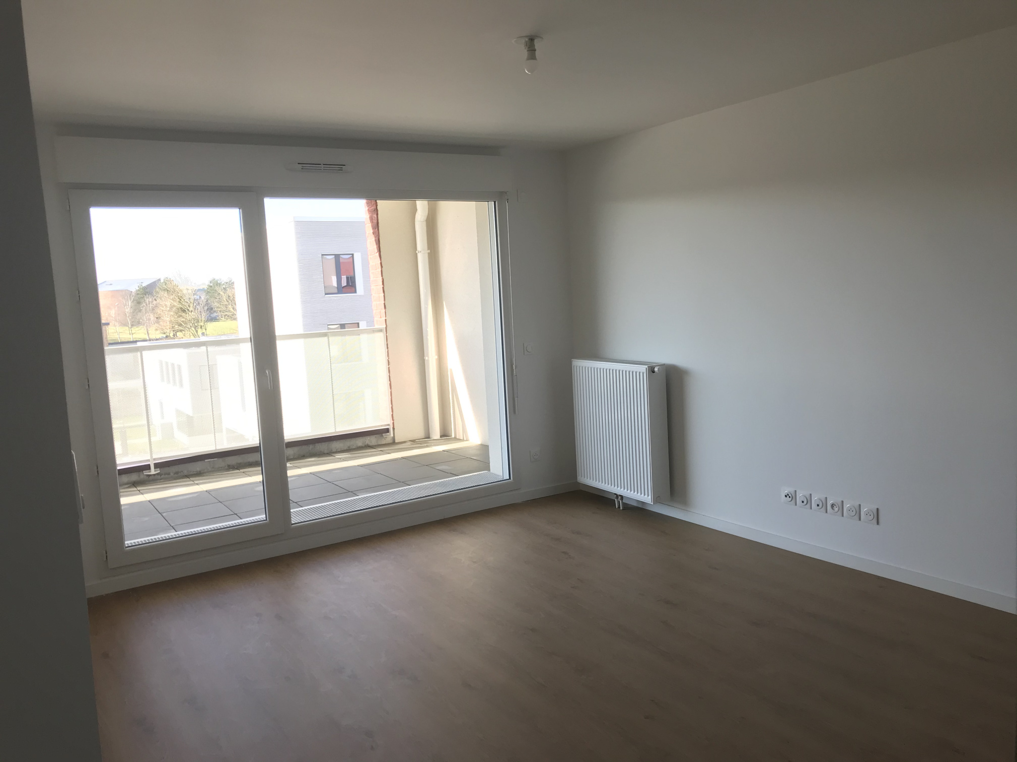 Immo80 – L'immobilier à Amiens et dans la Somme-AMIENS SUD  – prox CHU et CAMPUS : SUPERBE APPART T2 avec loggia et parking