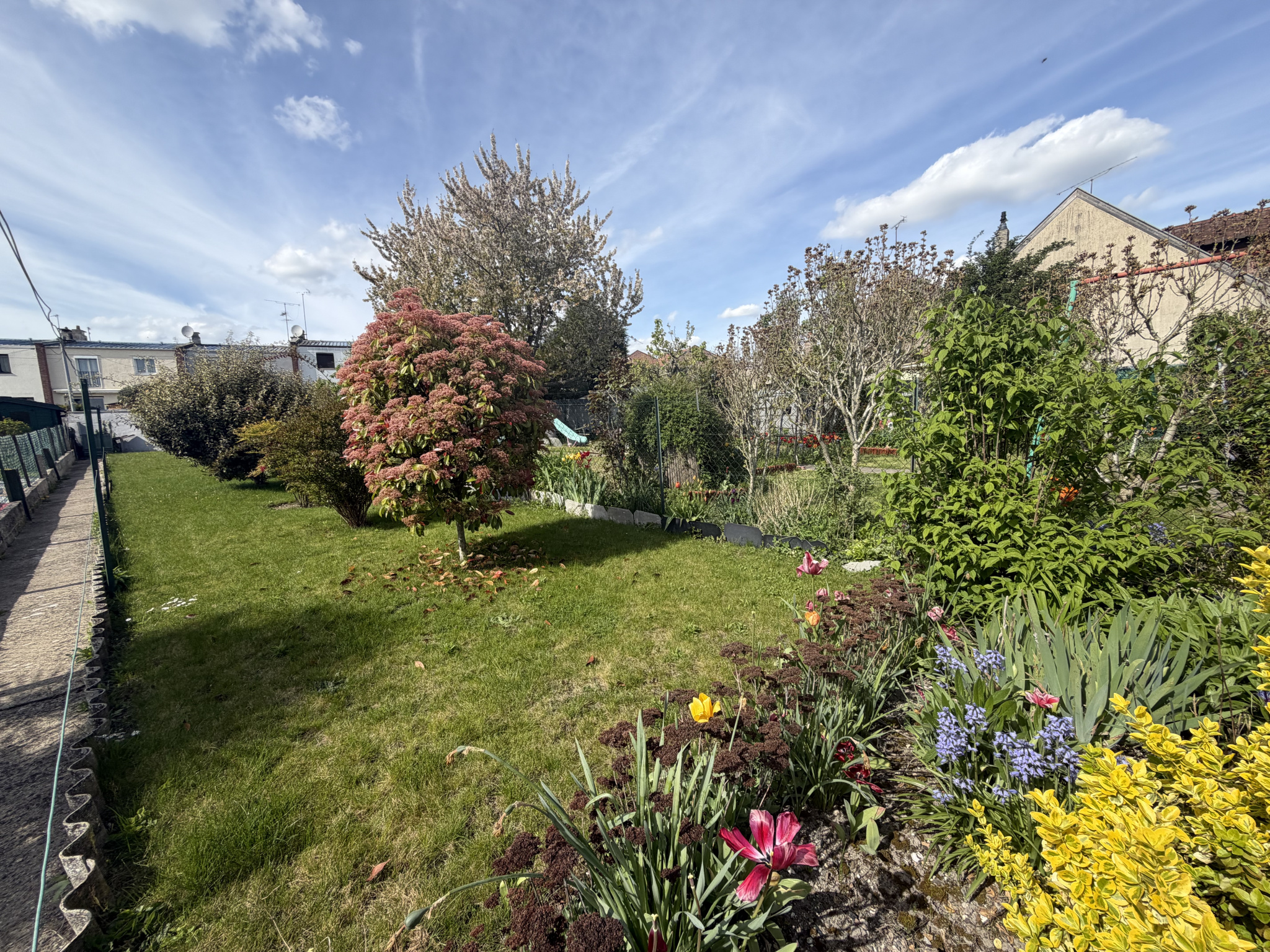 Immo80 – L'immobilier à Amiens et dans la Somme-AMIENS ST PIERRE : BELLE AMIENOISE avec cour et jardin