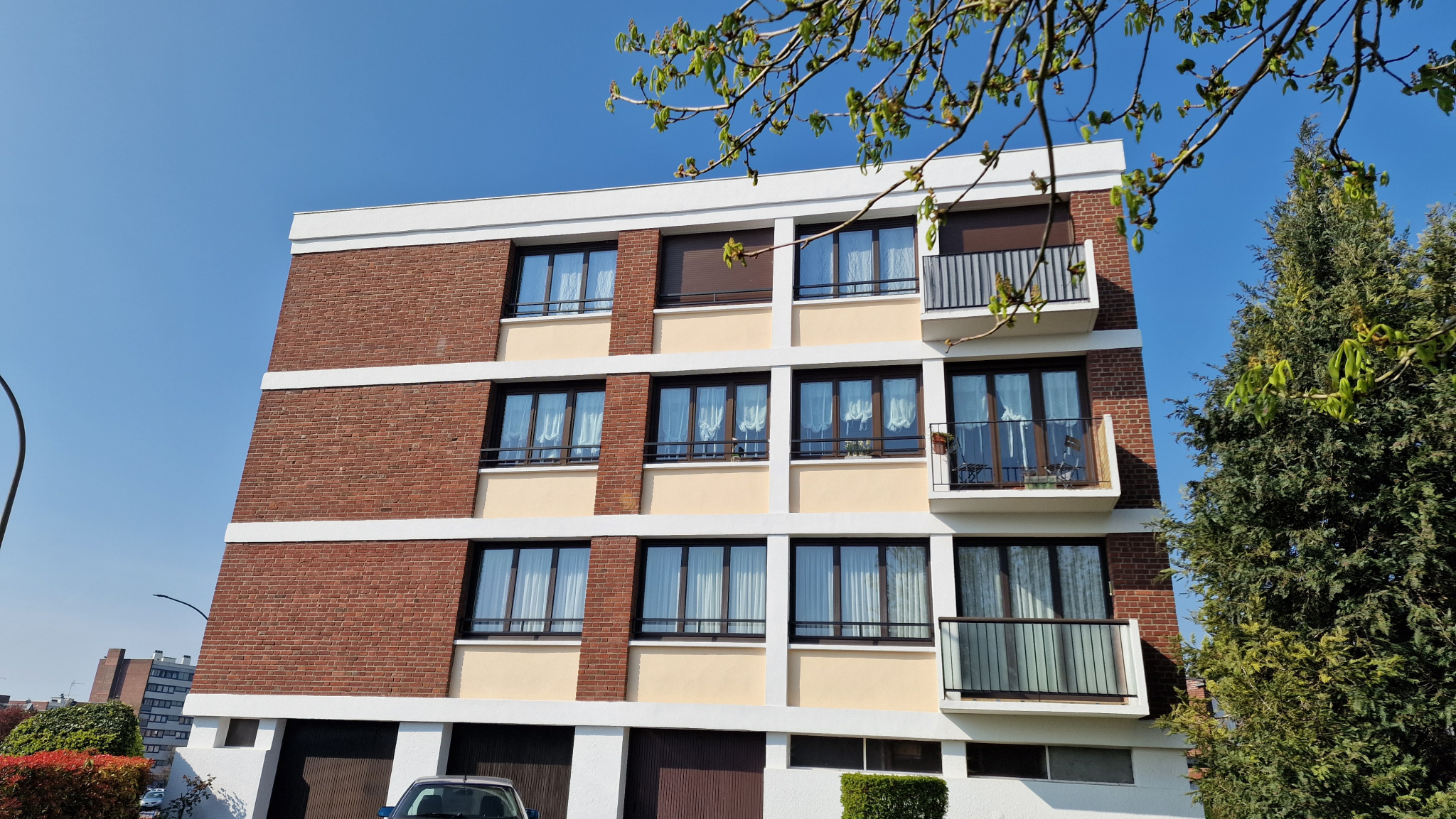 Immo80 – L'immobilier à Amiens et dans la Somme-AMIENS ST PIERRE – PARC RENE COTY : BEL APPARTEMENT T4 de 93.40 m2 avec cellier et garage