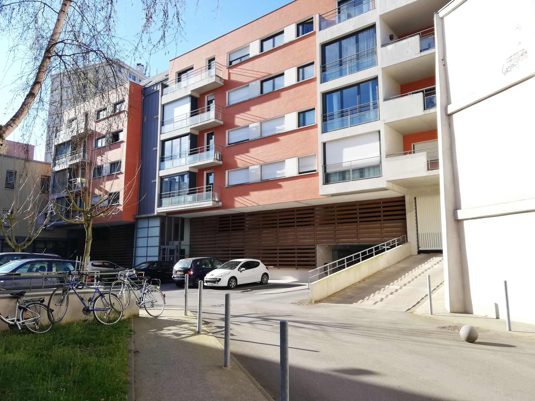 Immo80 – L'immobilier à Amiens et dans la Somme-CENTRE VILLE : STUDIO MEUBLE ENTIEREMENT REFAIT A NEUF