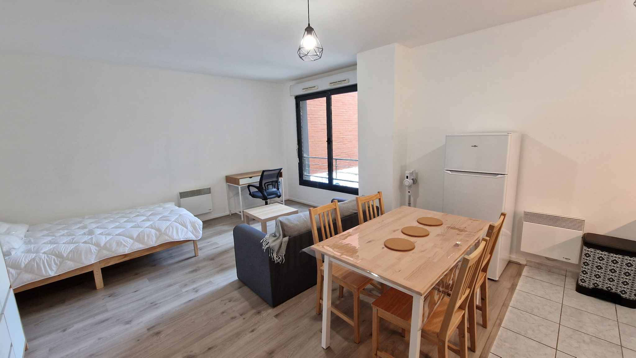Immo80 – L'immobilier à Amiens et dans la Somme-CENTRE VILLE : STUDIO MEUBLE ENTIEREMENT REFAIT A NEUF