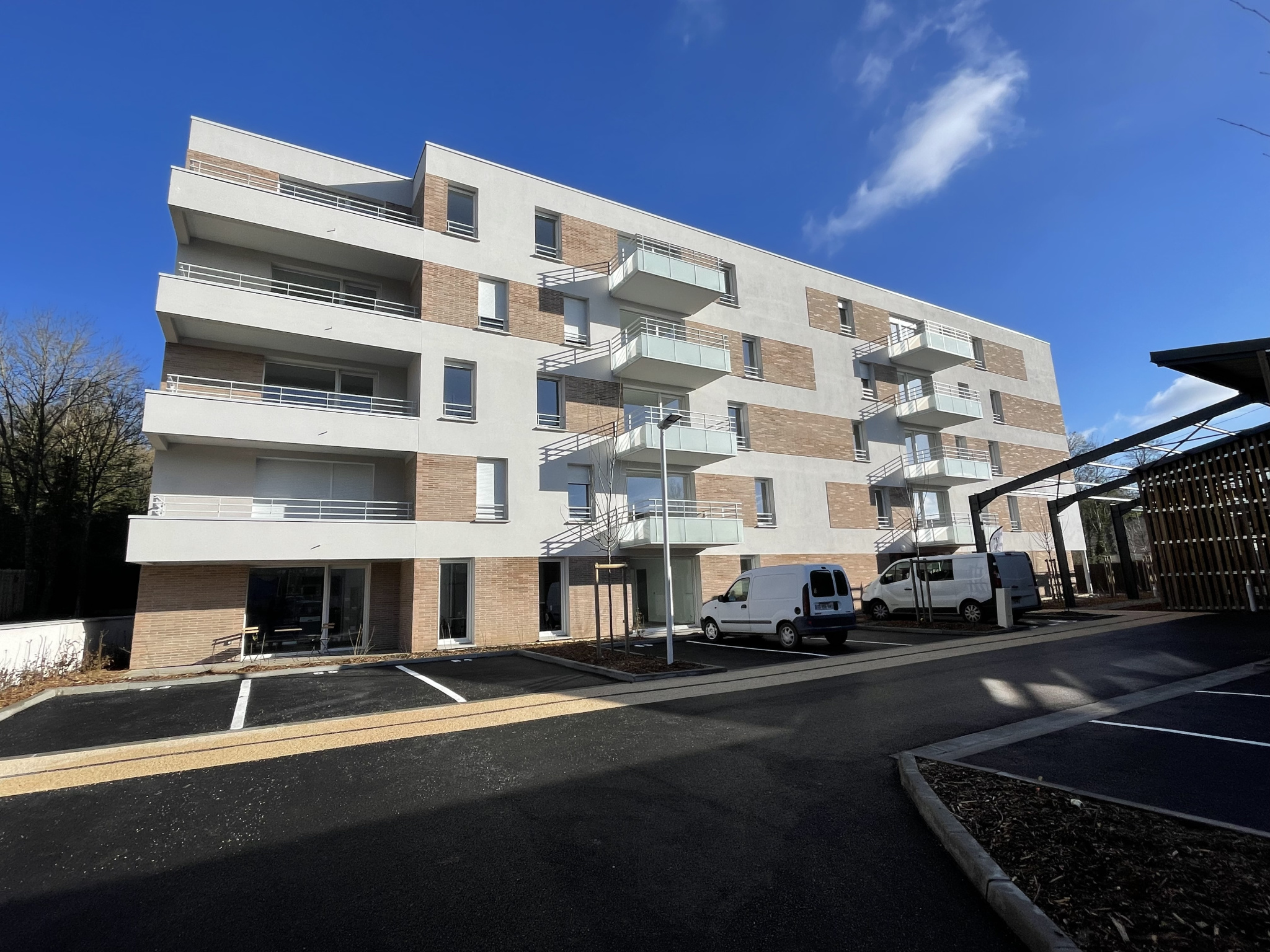 Immo80 – L'immobilier à Amiens et dans la Somme-AMIENS SECTEUR CITADELLE : TRES BEL APPARTEMENT T3 avec balcon et 2 parkings en sous-sol dans RESIDENCE NEUVE