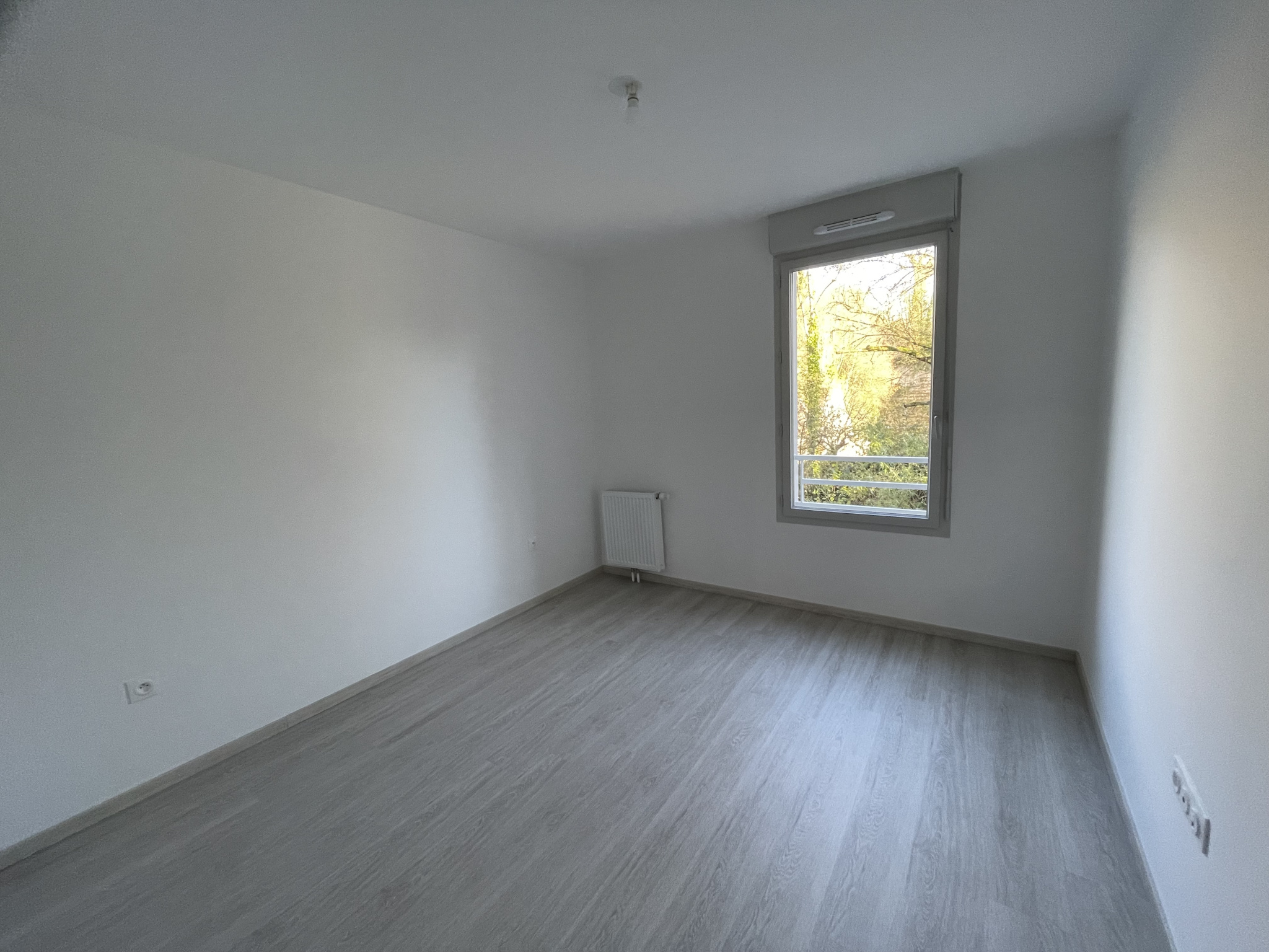 Immo80 – L'immobilier à Amiens et dans la Somme-AMIENS SECTEUR CITADELLE : TRES BEL APPARTEMENT T3 avec balcon et 2 parkings en sous-sol dans RESIDENCE NEUVE