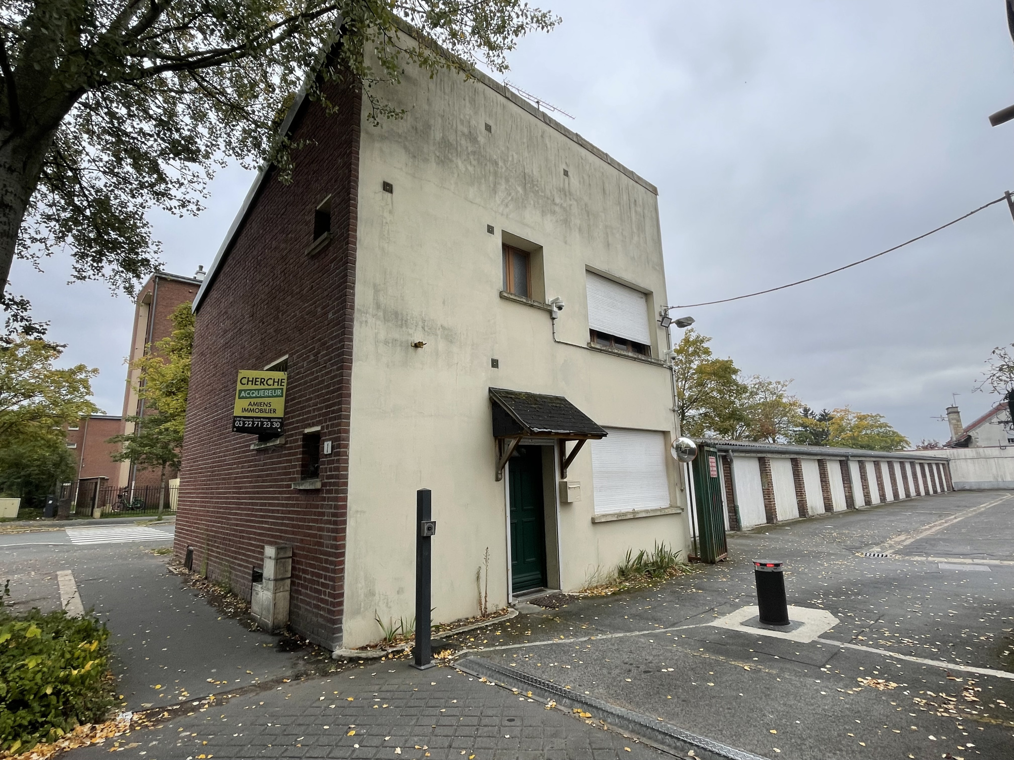 Immo80 – L'immobilier à Amiens et dans la Somme-AMIENS SECTEUR AVENUE DE LA PAIX : ENSEMBLE IMMOBILIER COMPRENANT UNE MAISON et 123 GARAGES