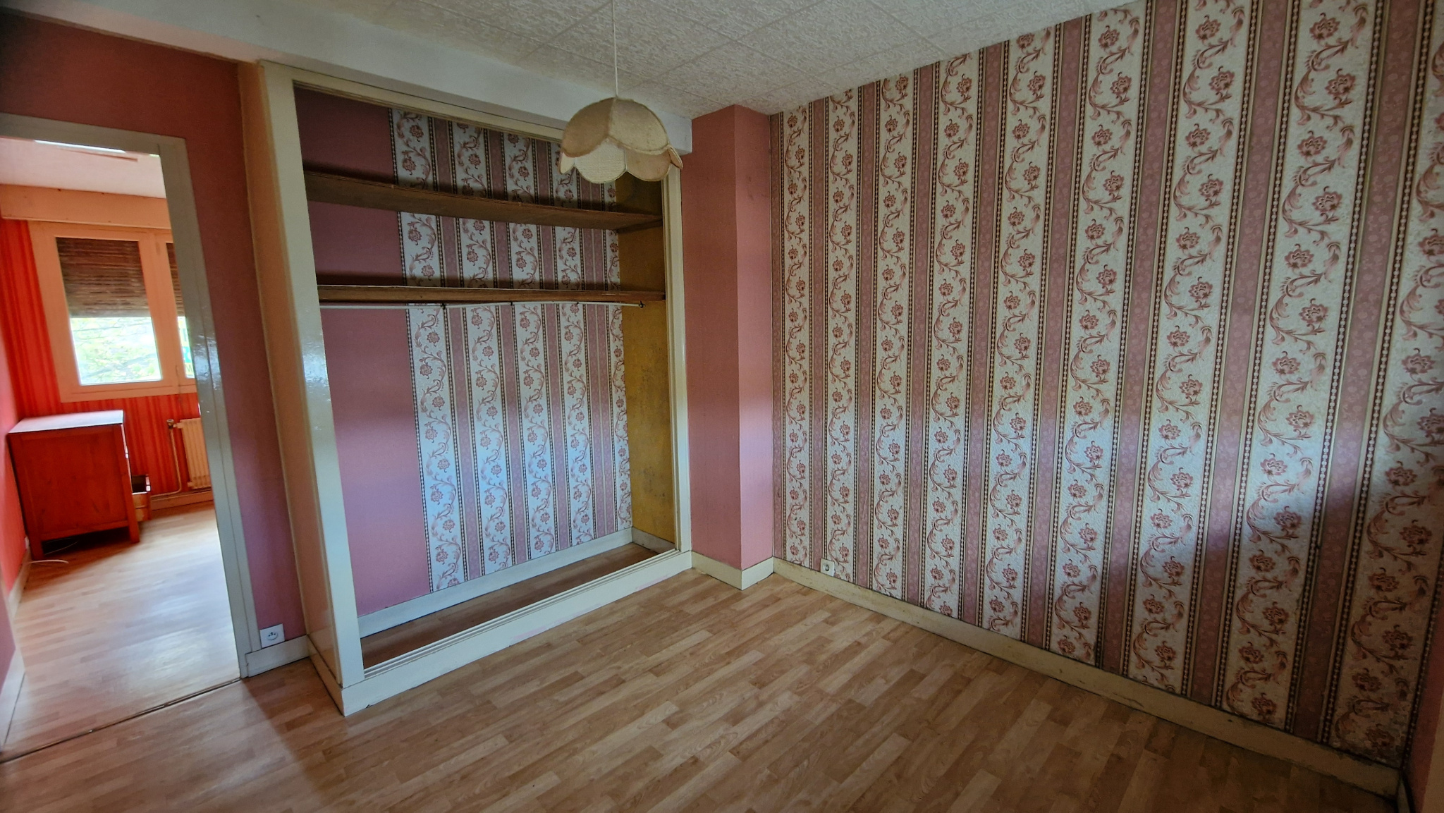 Immo80 – L'immobilier à Amiens et dans la Somme-AMIENS SECTEUR AVENUE DE LA PAIX : ENSEMBLE IMMOBILIER COMPRENANT UNE MAISON et 123 GARAGES