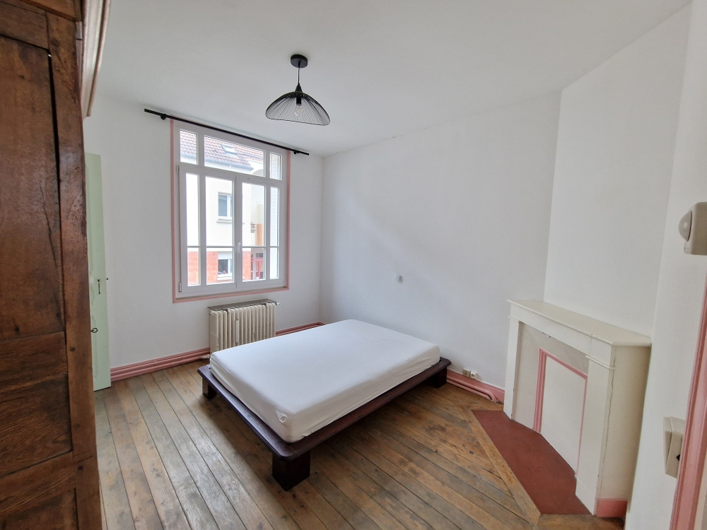 Immo80 – L'immobilier à Amiens et dans la Somme-APPARTEMENT DE TYPE F2 Situé dans le Haut du Quartier HENRIVILLE face Providence et Cité Scolaire