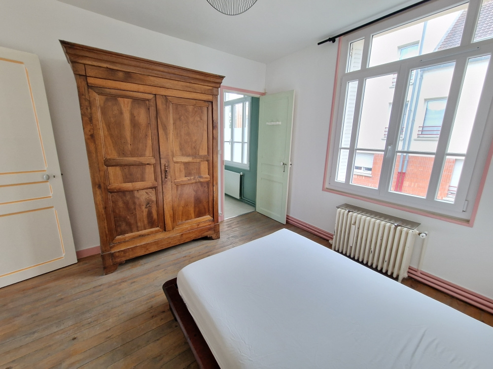 Immo80 – L'immobilier à Amiens et dans la Somme-APPARTEMENT DE TYPE F2 Situé dans le Haut du Quartier HENRIVILLE face Providence et Cité Scolaire