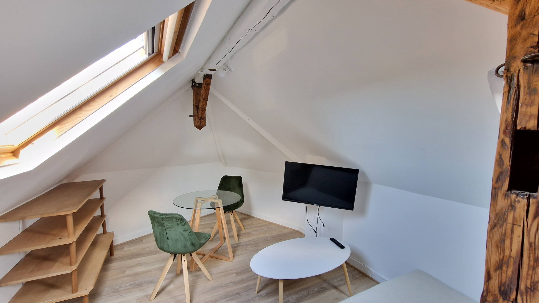 Immo80 – L'immobilier à Amiens et dans la Somme-AMIENS – QUARTIER ST PIERRE – CHARMANT T2 MEUBLE EN DUPLEX