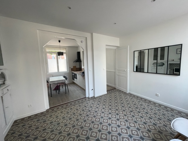 Immo80 – L'immobilier à Amiens et dans la Somme-AMIENS BD DE ST QUENTIN :  CHAMBRE MEUBLEE dans maison amiénoise REFAITE A NEUF EN EXCELLENT ETAT