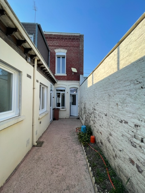 Immo80 – L'immobilier à Amiens et dans la Somme-AMIENS BD DE ST QUENTIN :  CHAMBRE MEUBLEE dans maison amiénoise REFAITE A NEUF EN EXCELLENT ETAT