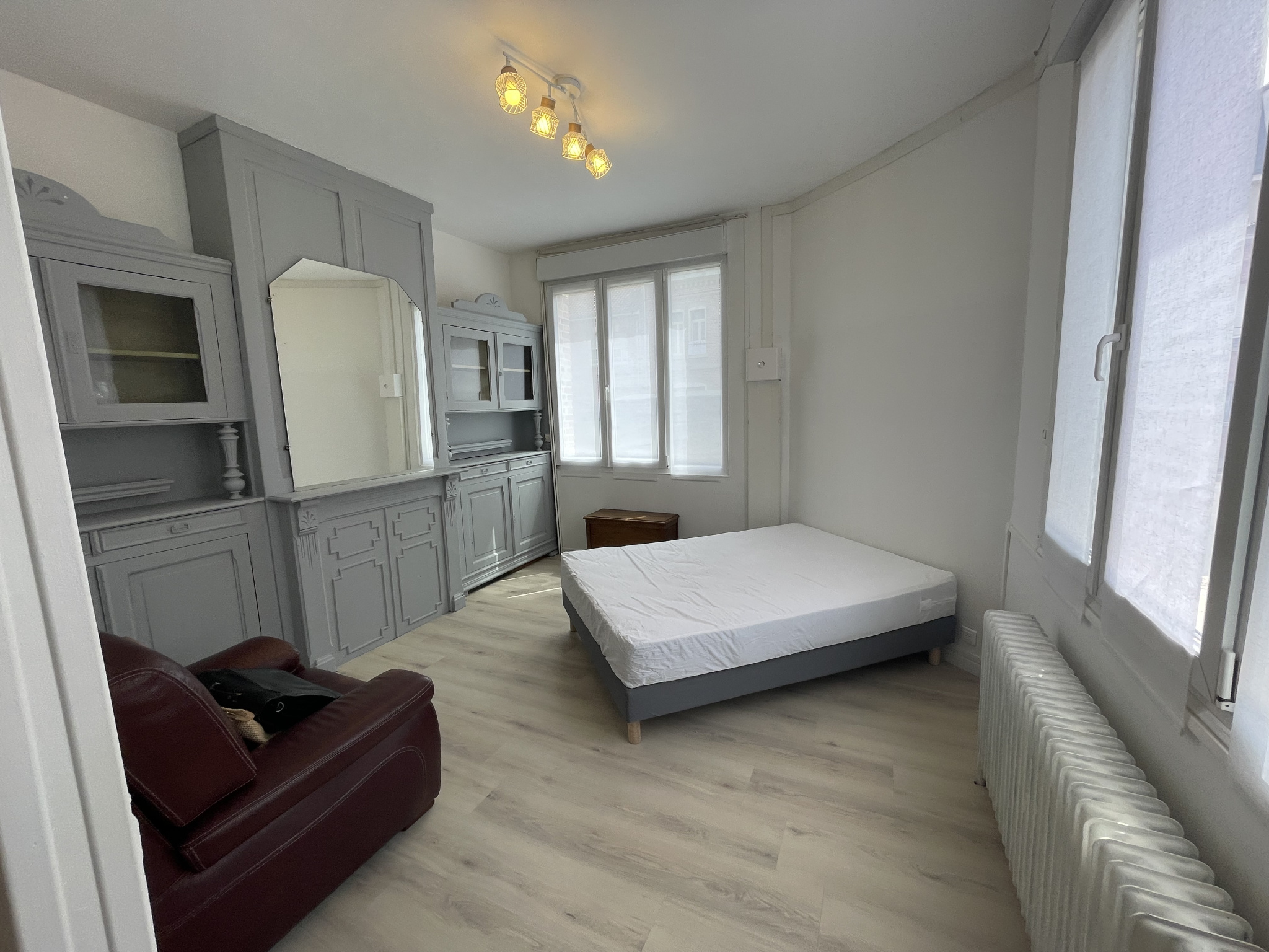 Immo80 – L'immobilier à Amiens et dans la Somme-AMIENS ST PIERRE – proche du Bd de Beauvillé : BEAU STUDIO MEUBLE refait à neuf