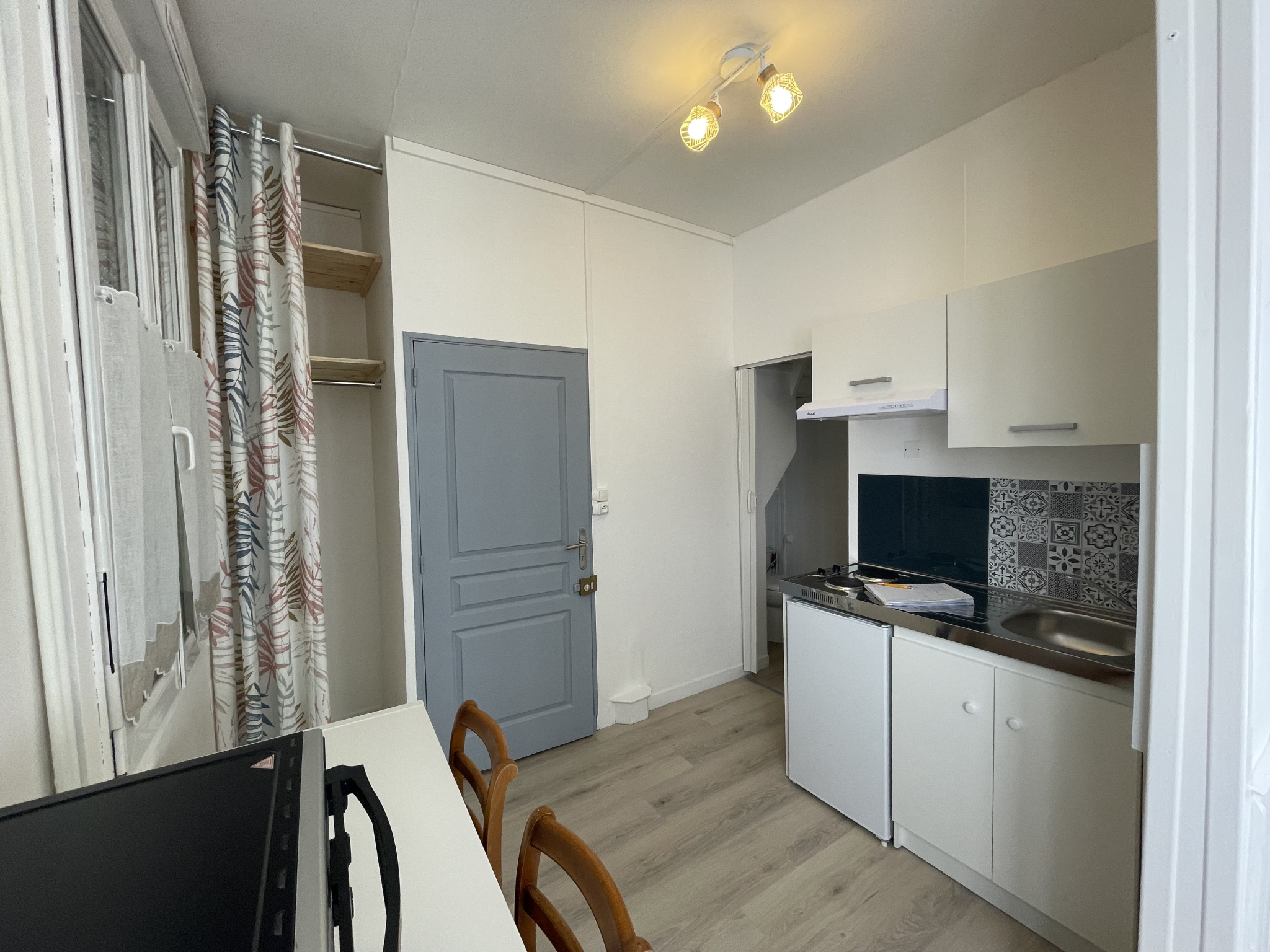 Immo80 – L'immobilier à Amiens et dans la Somme-AMIENS ST PIERRE – proche du Bd de Beauvillé : BEAU STUDIO MEUBLE refait à neuf