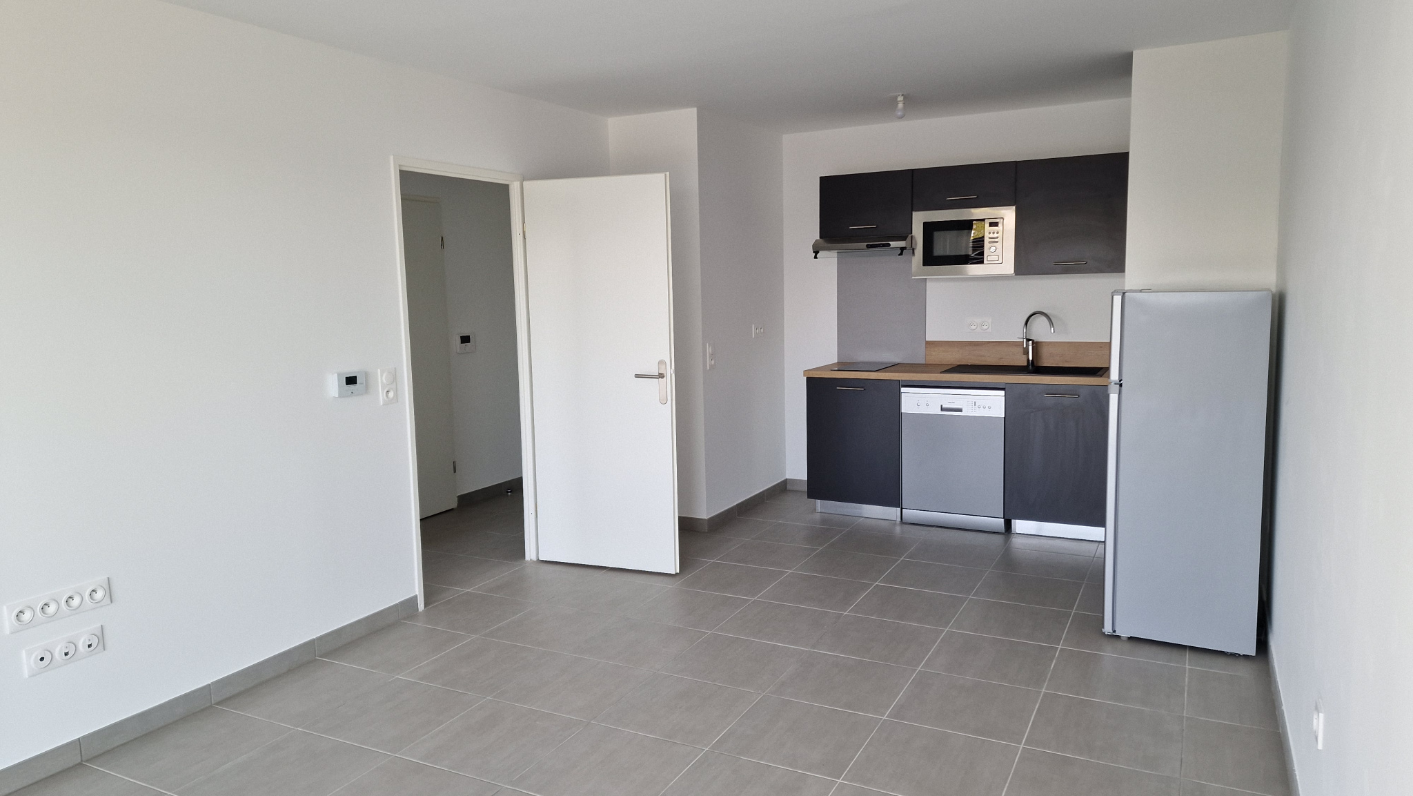 Immo80 – L'immobilier à Amiens et dans la Somme-AMIENS RUE MONTESQUIEU : TRES BEL APPARTEMENT T2 avec parking dans résidence NEUVE ET SECURISEE