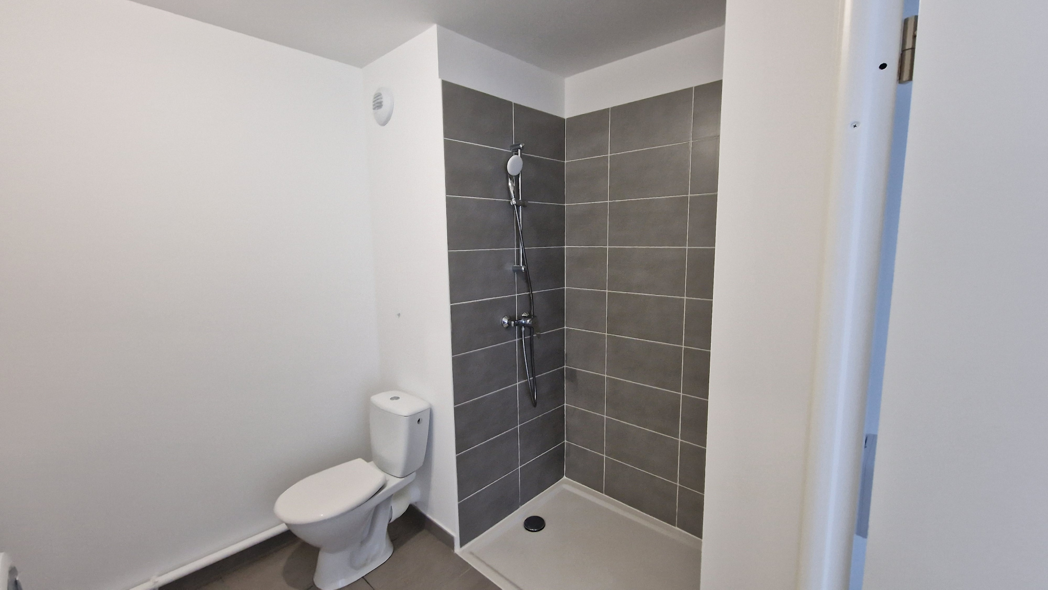 Immo80 – L'immobilier à Amiens et dans la Somme-AMIENS RUE MONTESQUIEU : TRES BEL APPARTEMENT T2 avec parking dans résidence NEUVE ET SECURISEE
