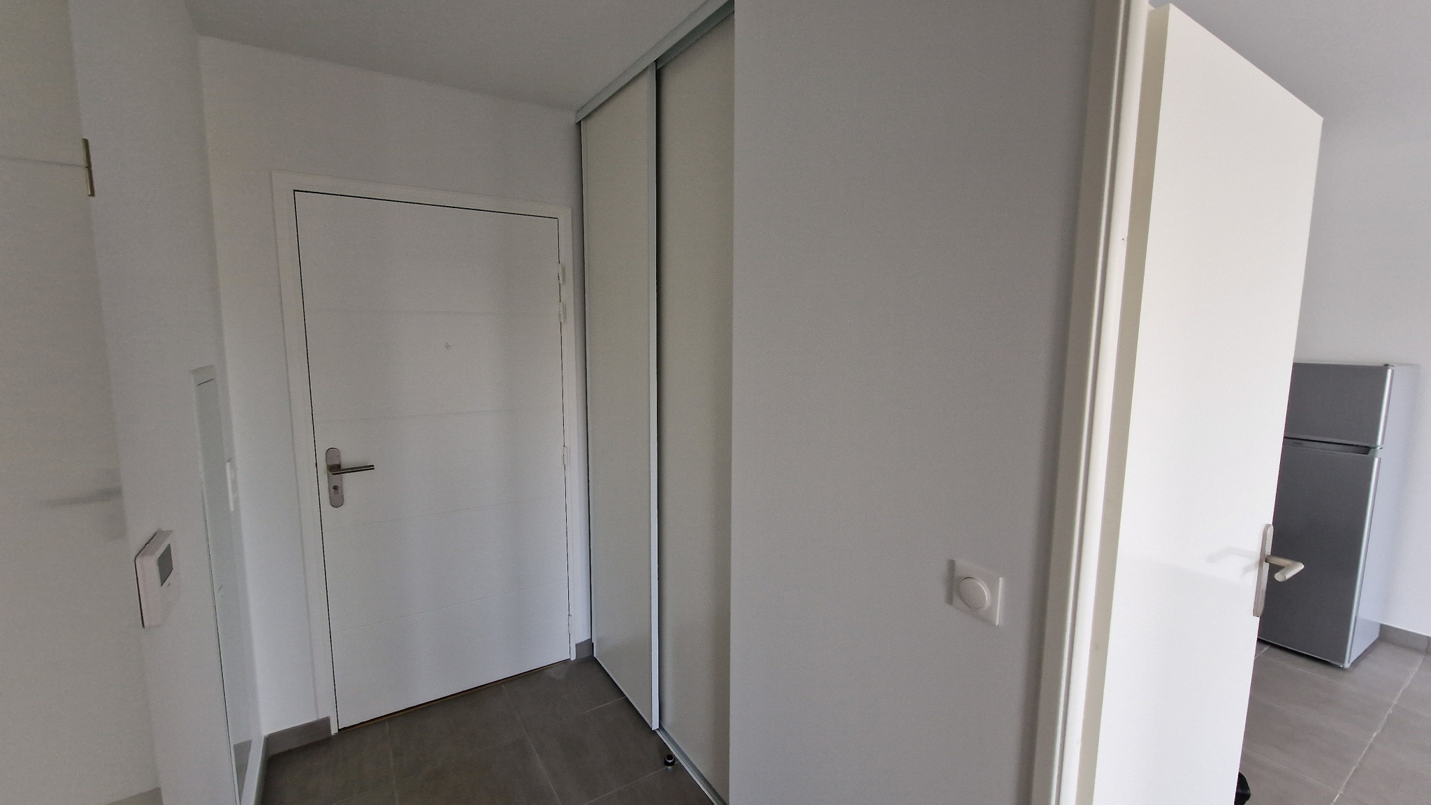 Immo80 – L'immobilier à Amiens et dans la Somme-AMIENS RUE MONTESQUIEU : TRES BEL APPARTEMENT T2 avec parking dans résidence NEUVE ET SECURISEE