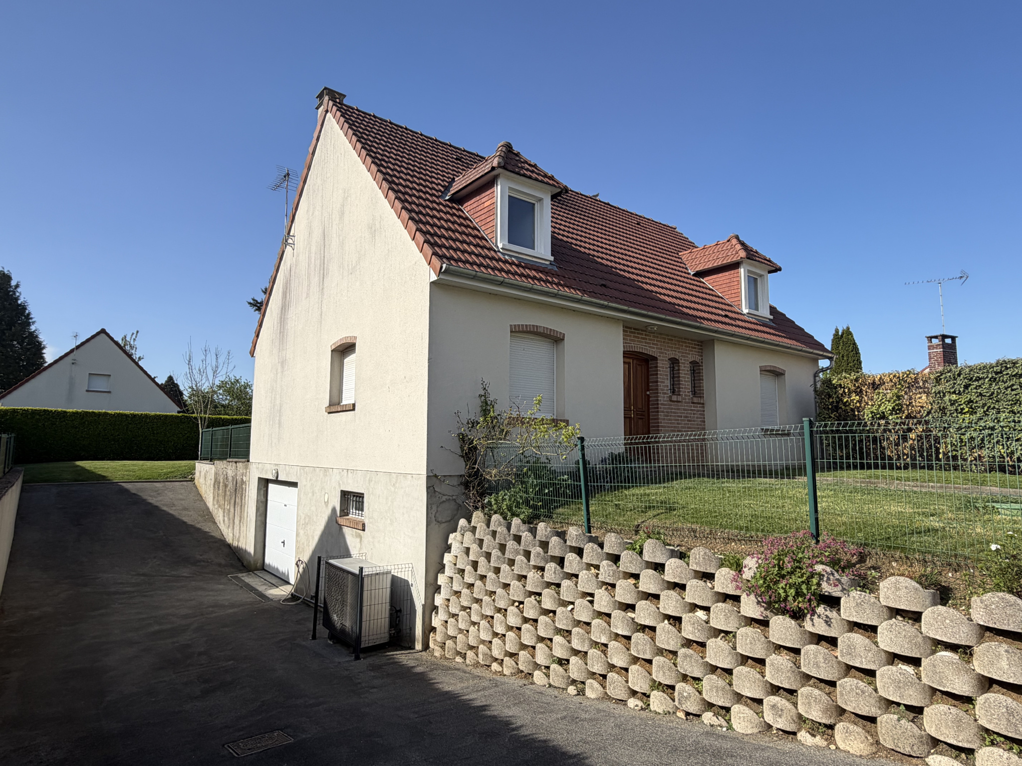 Immo80 – L'immobilier à Amiens et dans la Somme-SUPERBE PAVILLON INDIVIDUEL T5 sur sous-sol et beau jardin