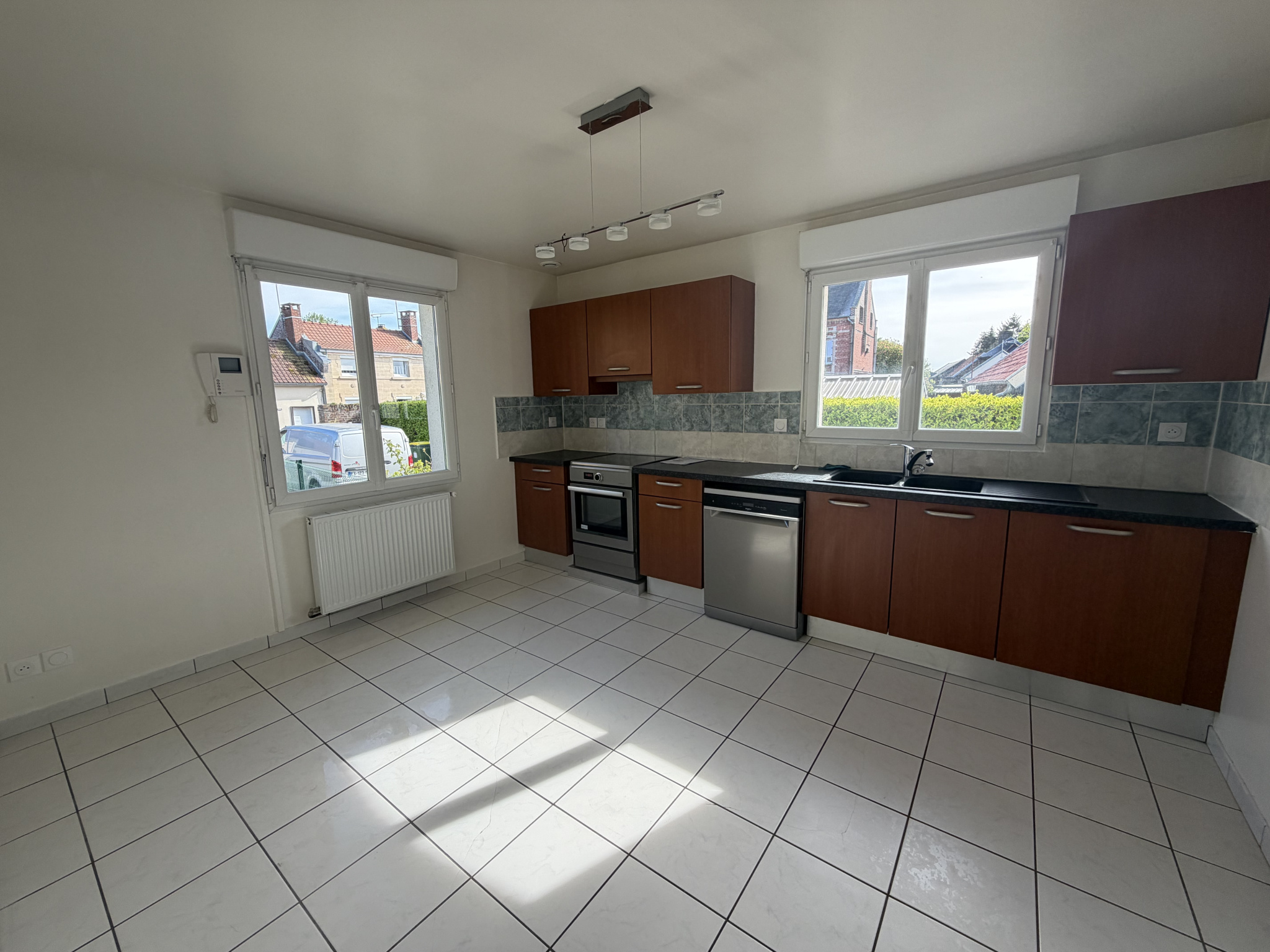 Immo80 – L'immobilier à Amiens et dans la Somme-SUPERBE PAVILLON INDIVIDUEL T5 sur sous-sol et beau jardin