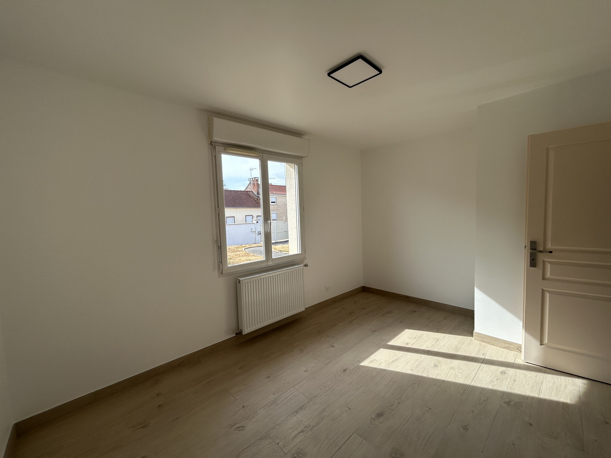 Immo80 – L'immobilier à Amiens et dans la Somme-SUPERBE PAVILLON INDIVIDUEL T5 sur sous-sol et beau jardin