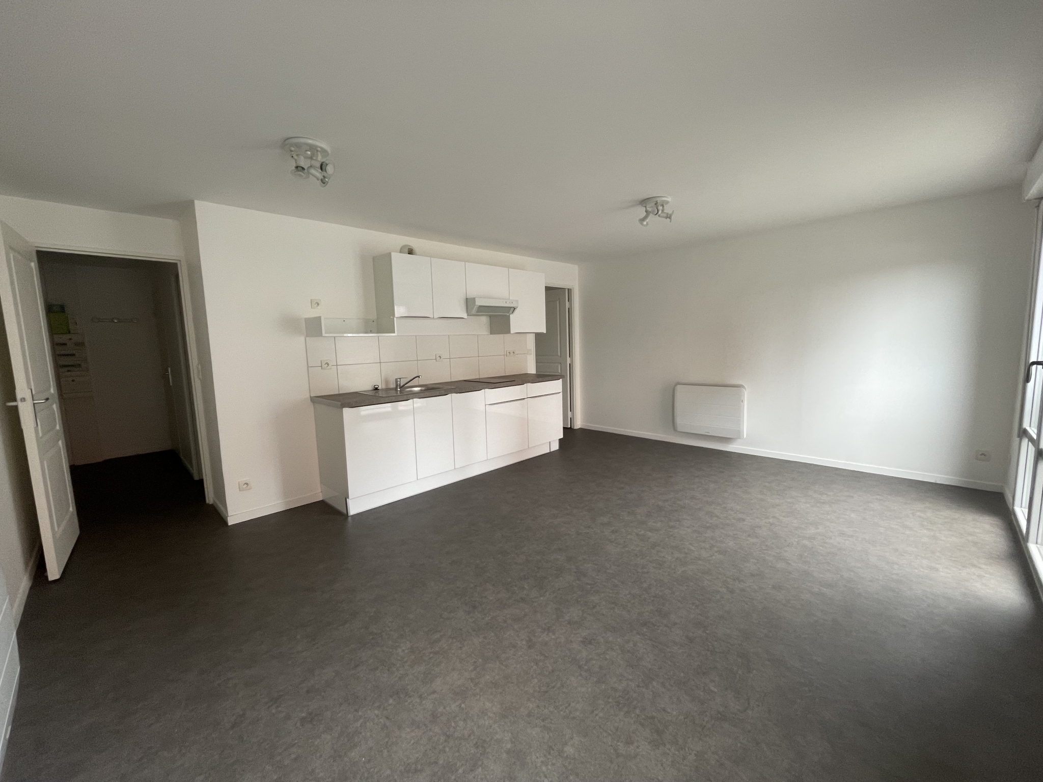 Immo80 – L'immobilier à Amiens et dans la Somme-AMIENS SECTEUR GARE – RESIDENCE TORINO : BEL APPARTEMENT T2 avec parking en sous-sol dans RESIDENCE SECURISEE