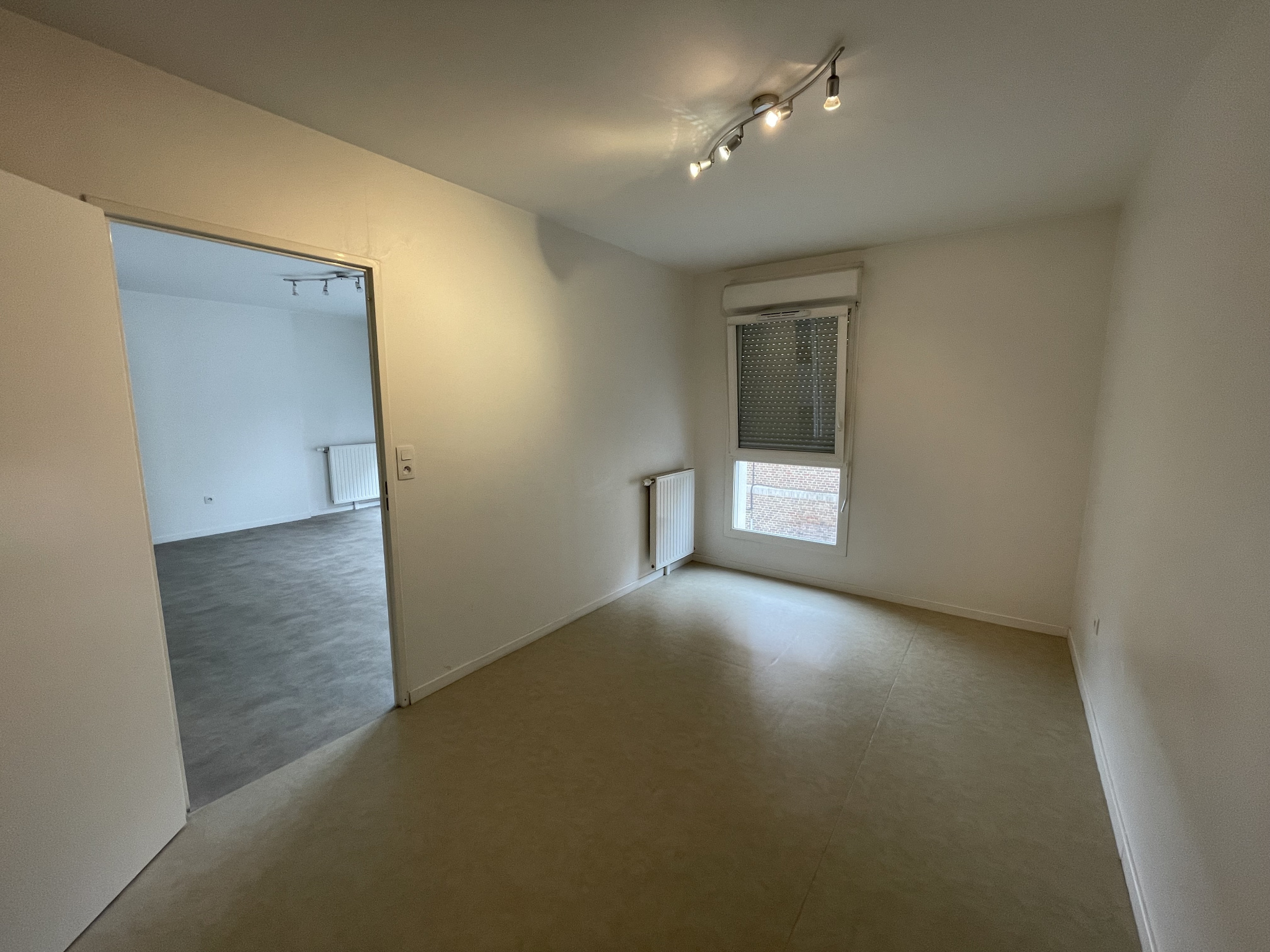 Immo80 – L'immobilier à Amiens et dans la Somme-AMIENS – secteur ESIEE – ESAD et FAC Citadelle : BEL APPARTEMENT T2 avec parking en sous-sol
