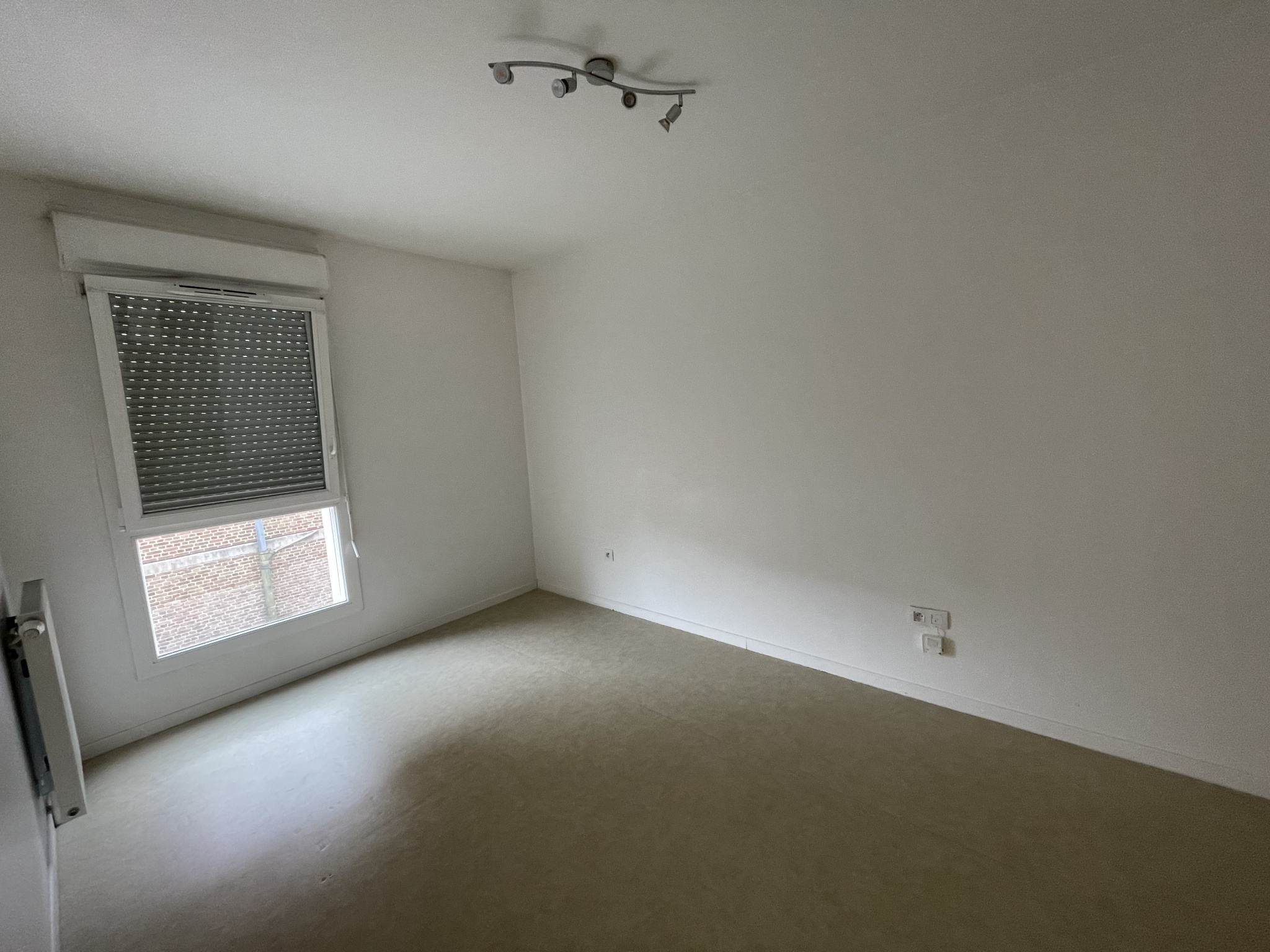 Immo80 – L'immobilier à Amiens et dans la Somme-AMIENS – secteur ESIEE – ESAD et FAC Citadelle : BEL APPARTEMENT T2 avec parking en sous-sol