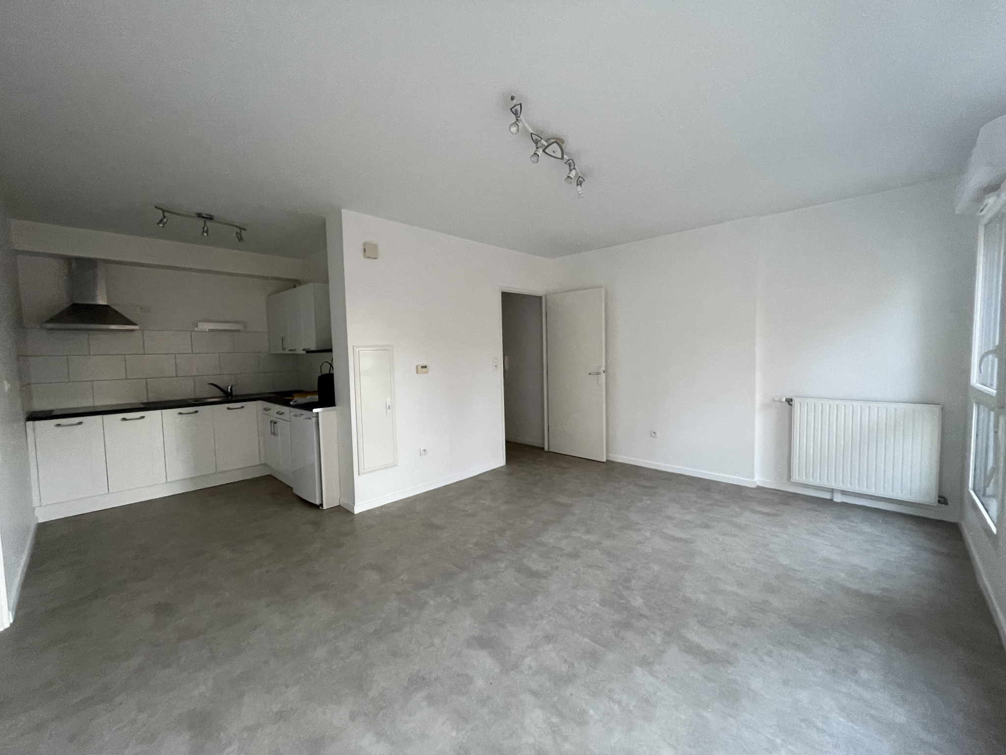 Immo80 – L'immobilier à Amiens et dans la Somme-AMIENS – secteur ESIEE – ESAD et FAC Citadelle : BEL APPARTEMENT T2 avec parking en sous-sol