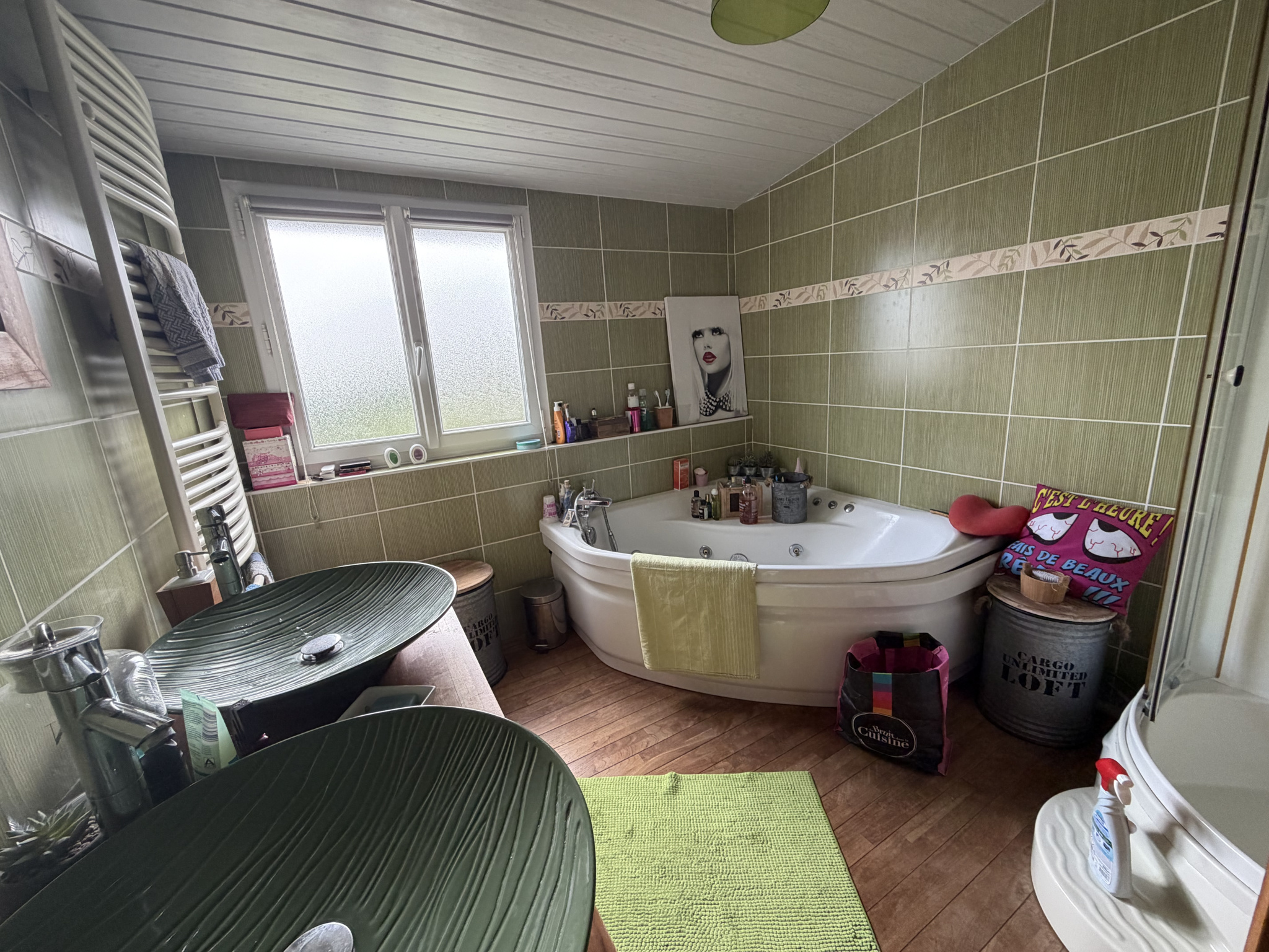 Immo80 – L'immobilier à Amiens et dans la Somme-AILLY SUR SOMME  : JOLI PAVILLON jumelé construit sur cave compléète avec garage et jardin