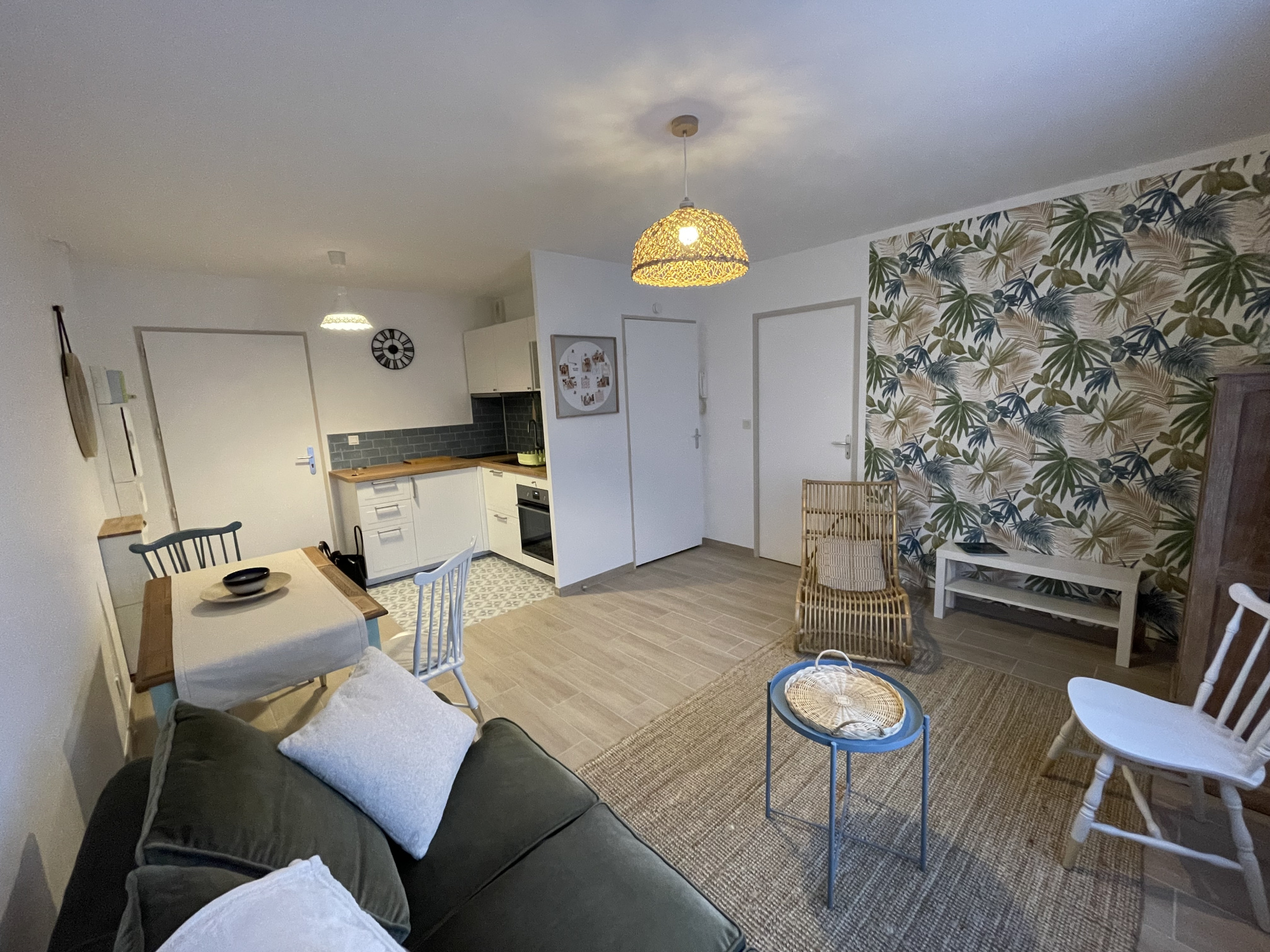 Immo80 – L'immobilier à Amiens et dans la Somme-AMIENS ST PIERRE – rue Léon Dupontreué – résidence Pierre et Marie Curie : APPARTEMENT T2 MEUBLE