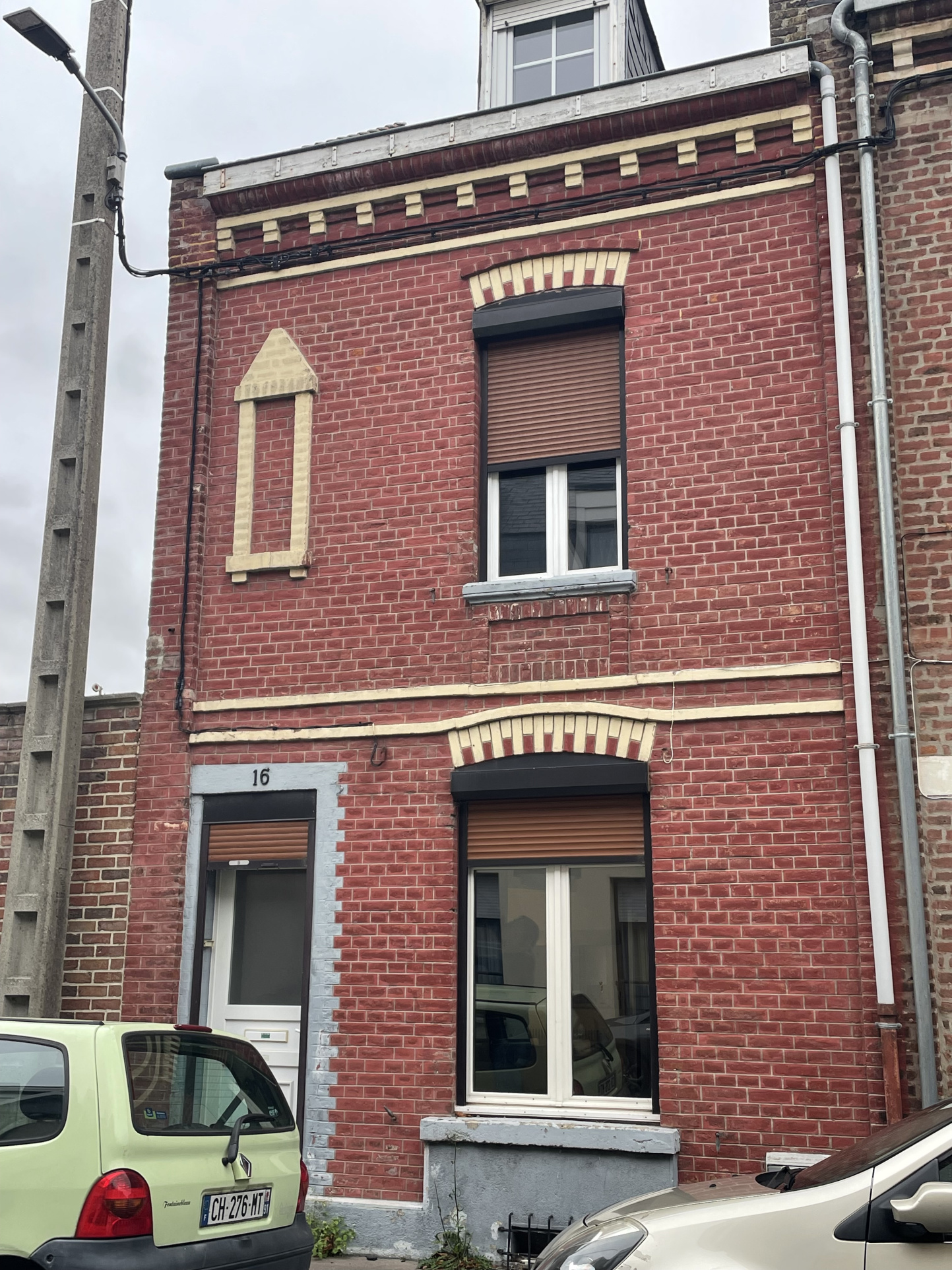 Immo80 – L'immobilier à Amiens et dans la Somme-AMIENS ST PIERRE : MAISON AMIENOISE T4 avec cour
